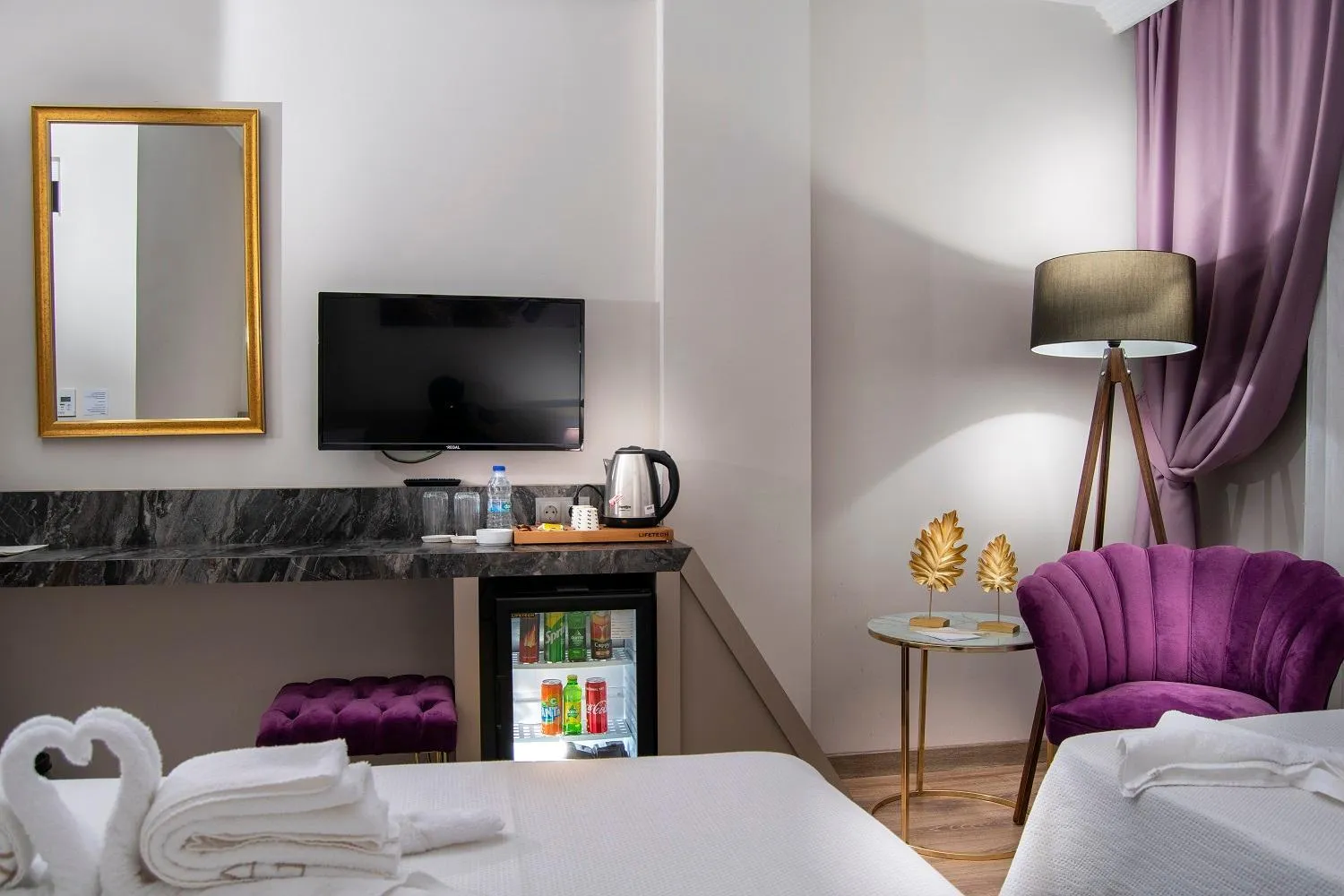 Coffee/tea facilities, Bed in THE NOVA HOTEL