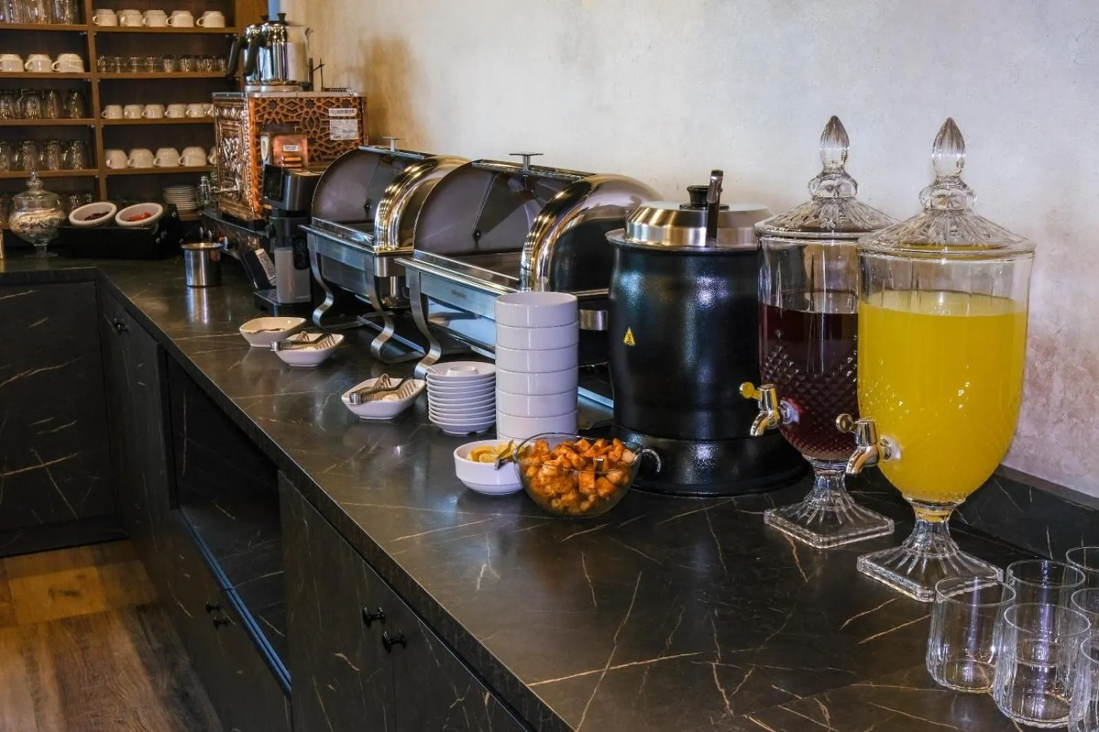 Restaurant/places to eat in THE NOVA HOTEL