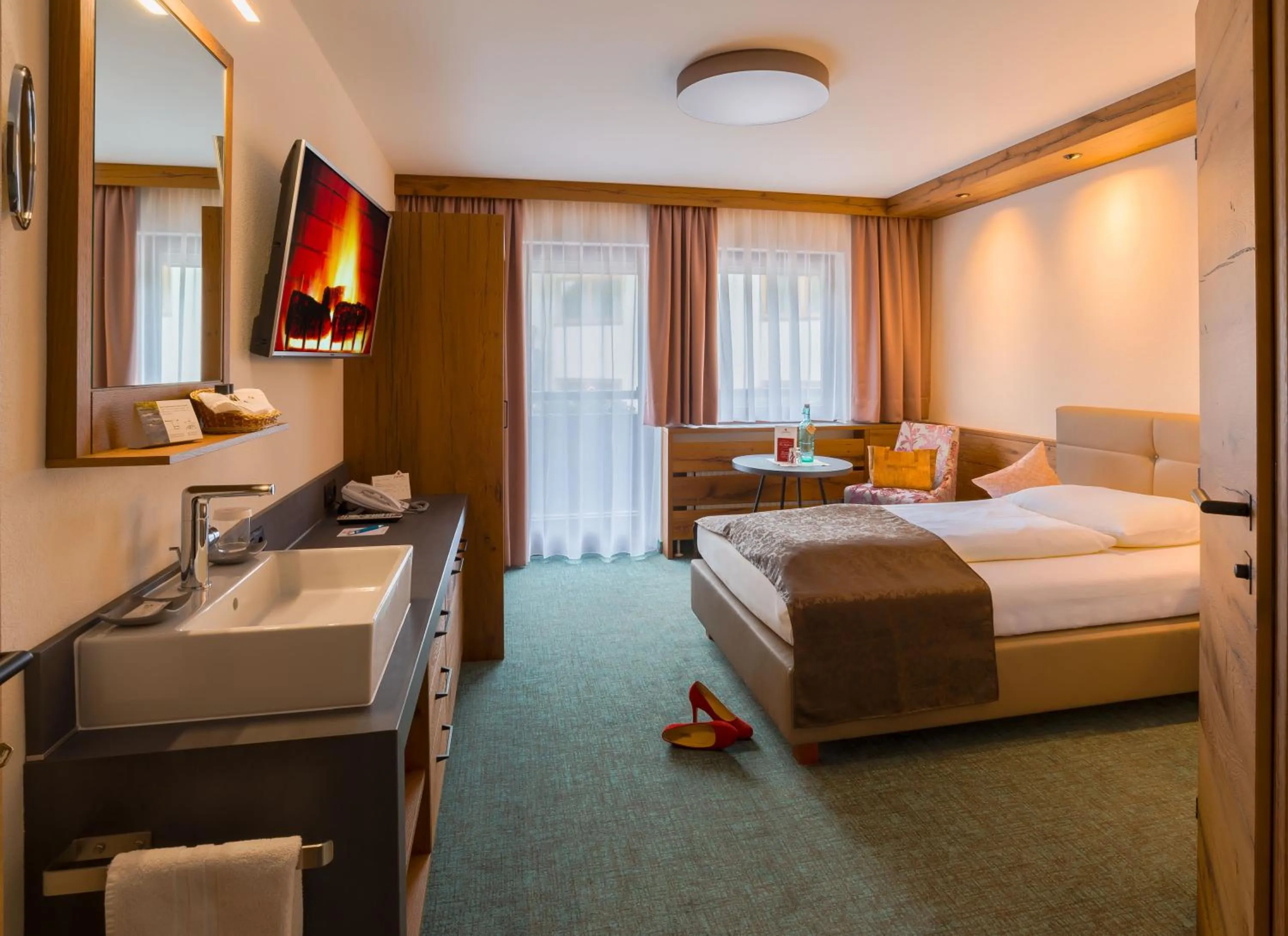 Photo of the whole room, Bed in Hotel-Garni Jakober - B&B und Appartements