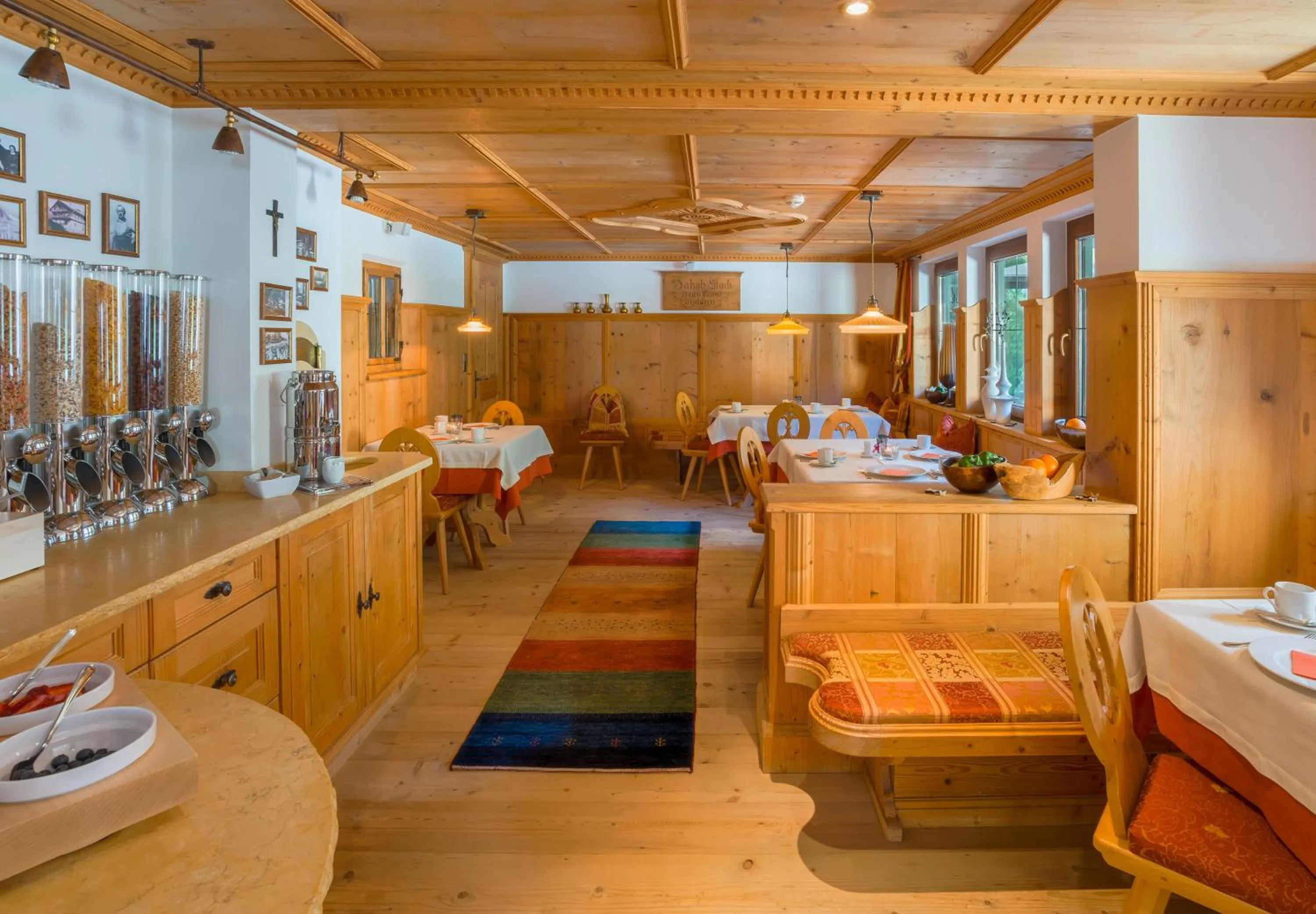 Buffet breakfast in Hotel-Garni Jakober - B&B und Appartements