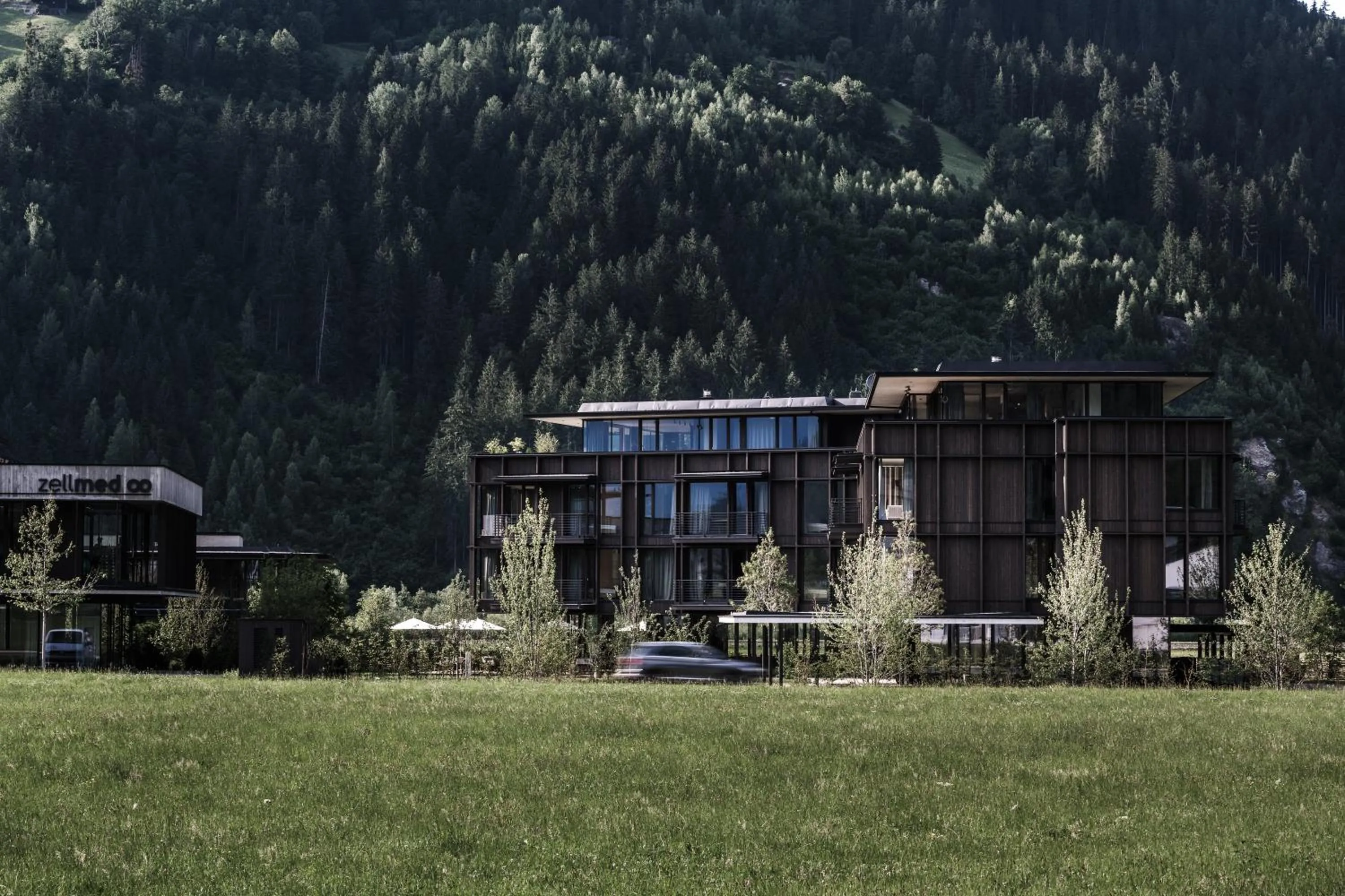 Property building in zelloon boutique hotel