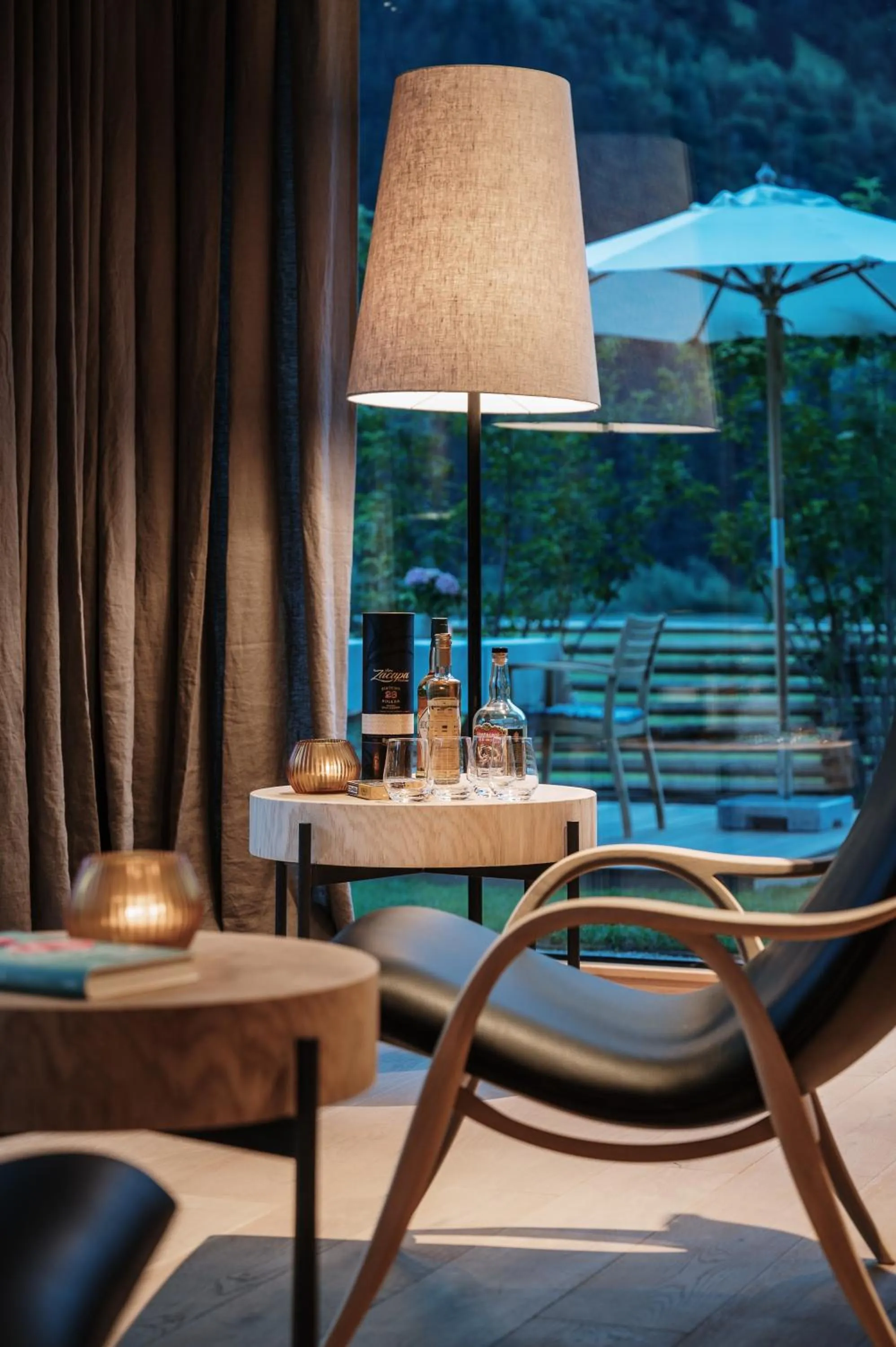 Seating area in zelloon boutique hotel