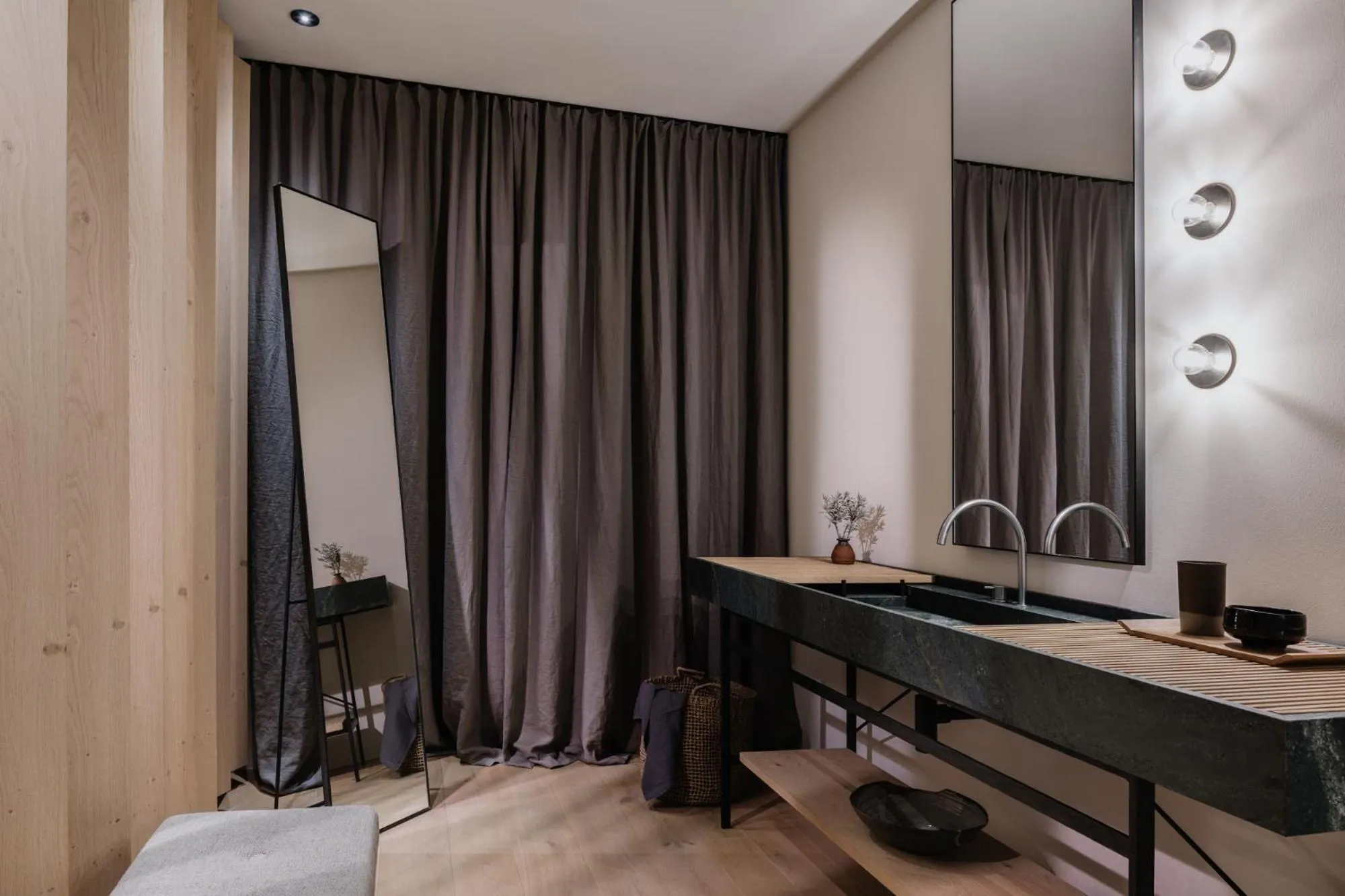 Bathroom in zelloon boutique hotel