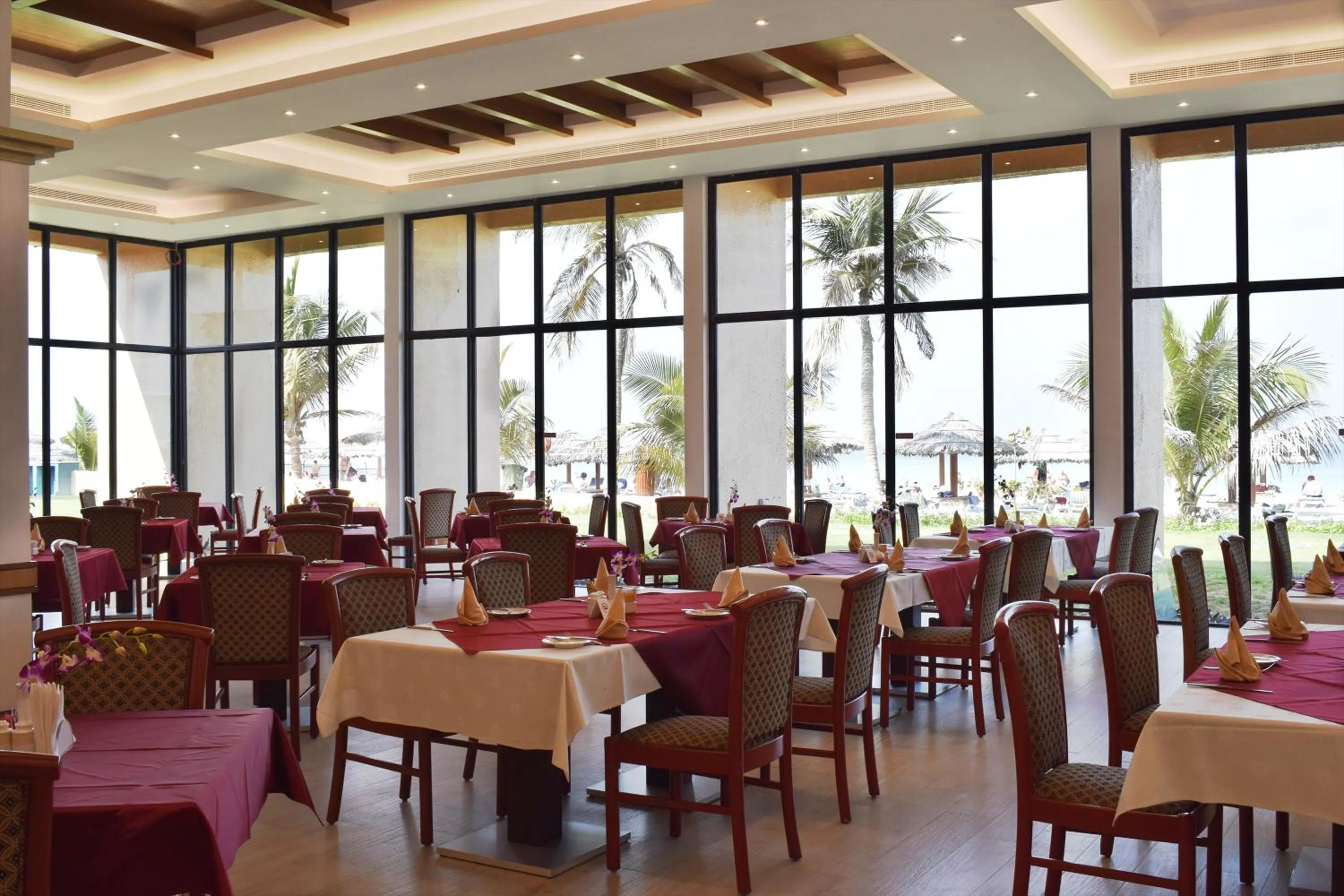 Restaurant/places to eat in Lou'lou'a Beach Resort Sharjah