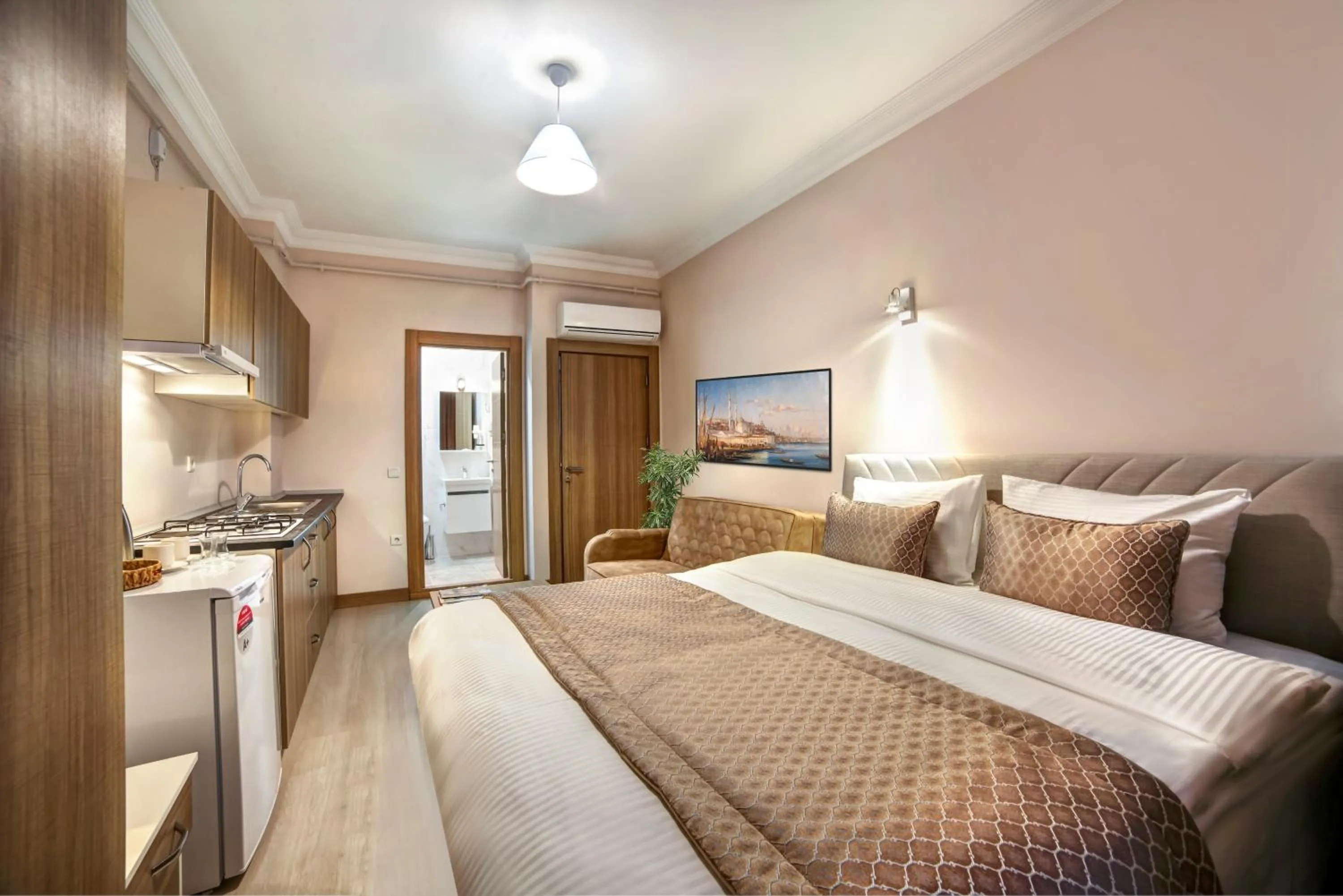 Photo of the whole room, Bed in SEVEN ROSES APART HOTEL