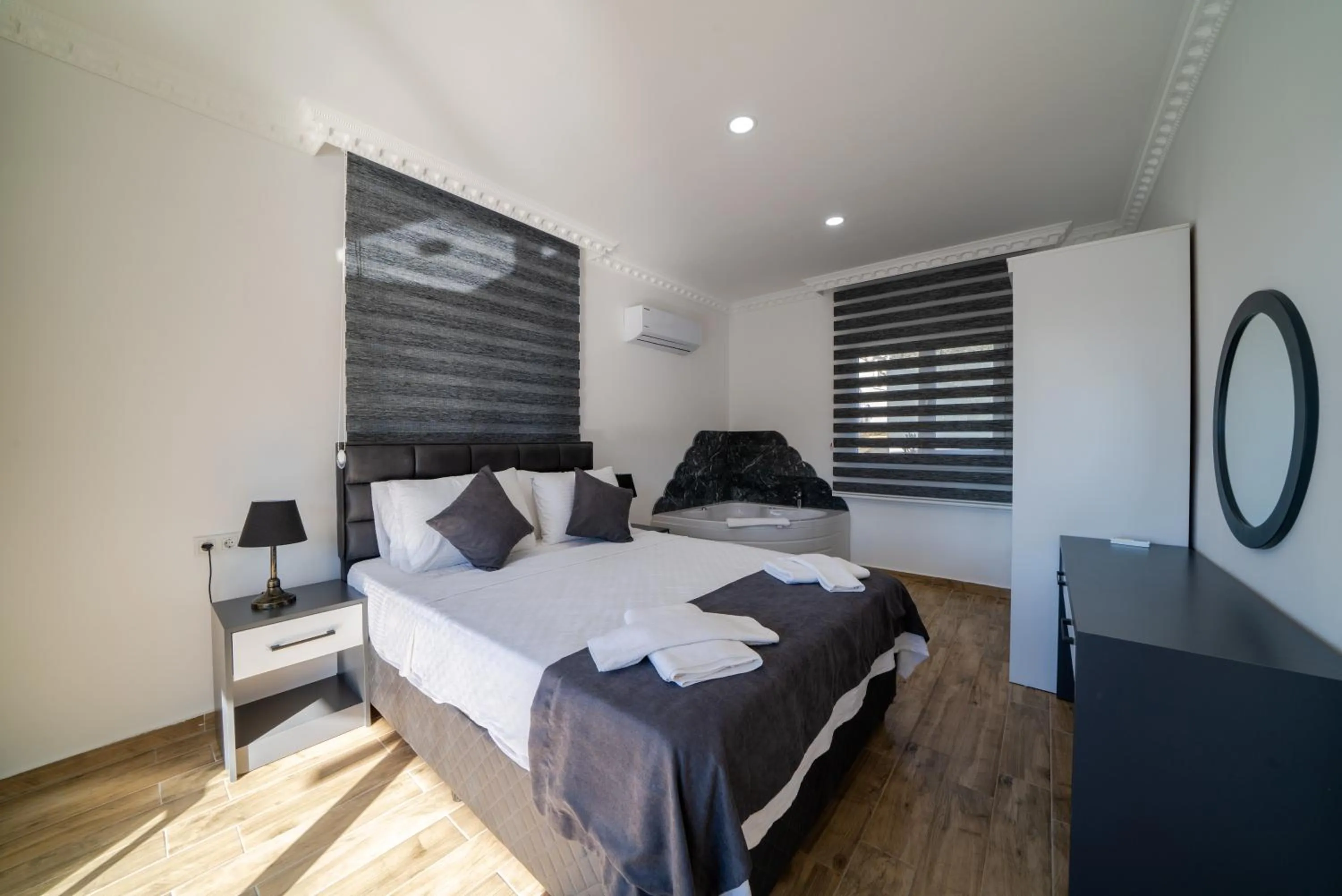 Bedroom, Bed in Santana Gocek