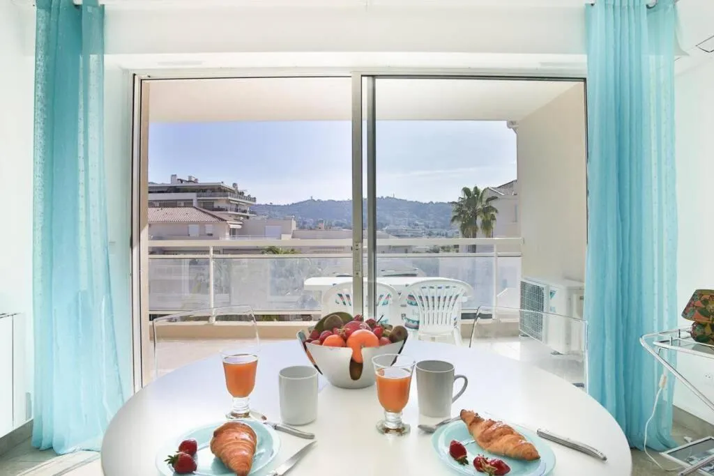 Bright One BDRM Apartment A/C-Swimming Pool/Congress by Olidesi