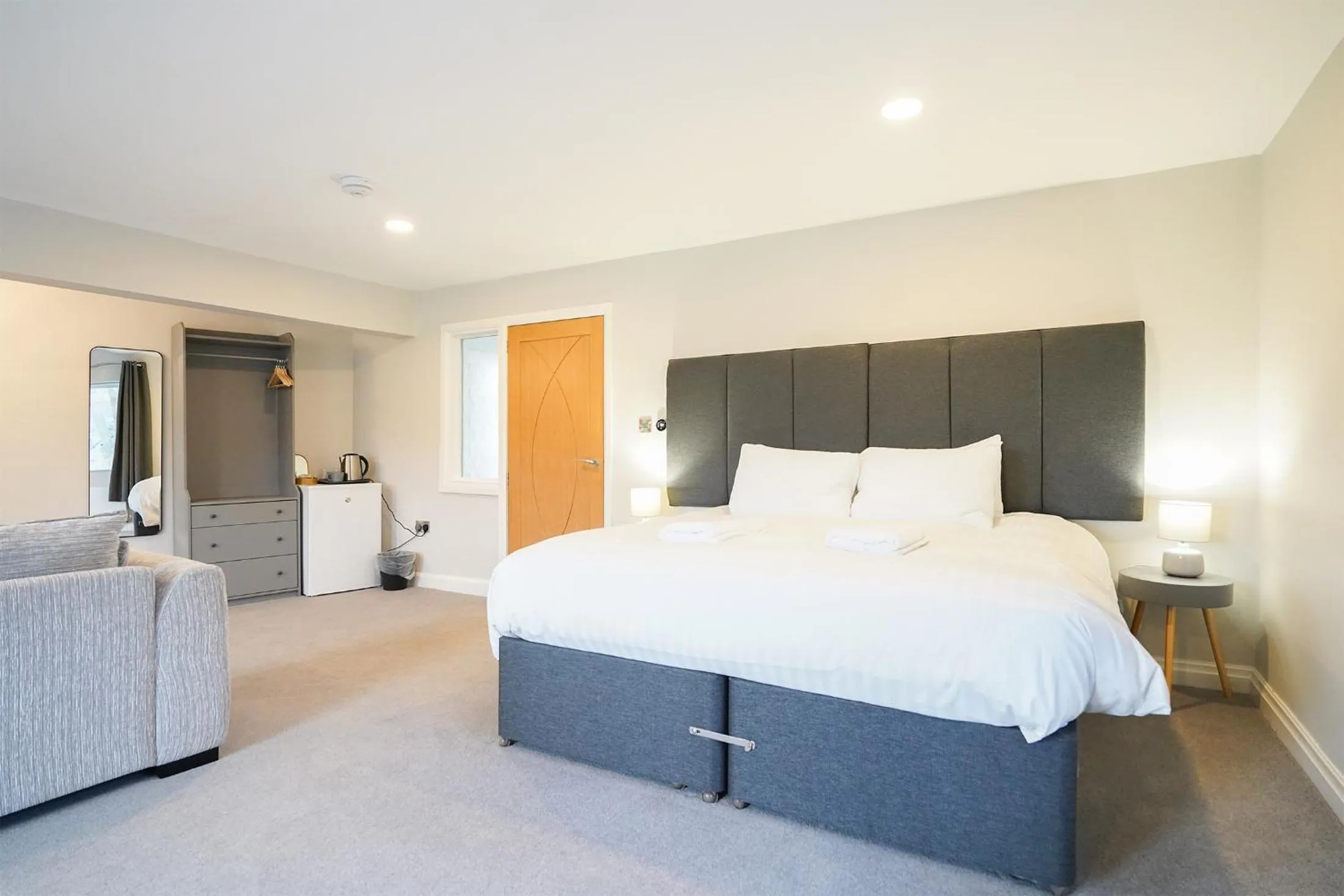 Bed in Cheshire Mews