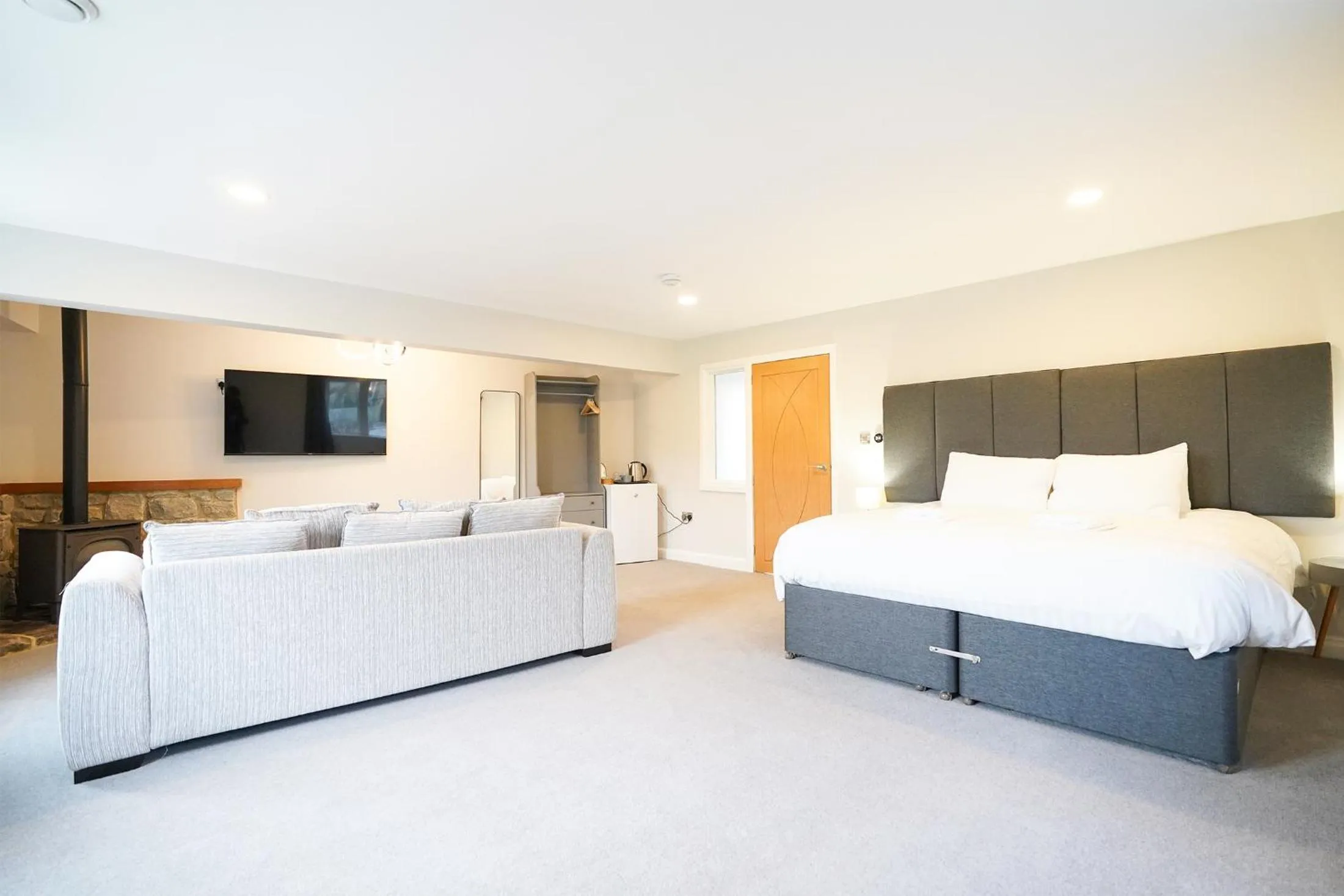 Seating area, Bed in Cheshire Mews