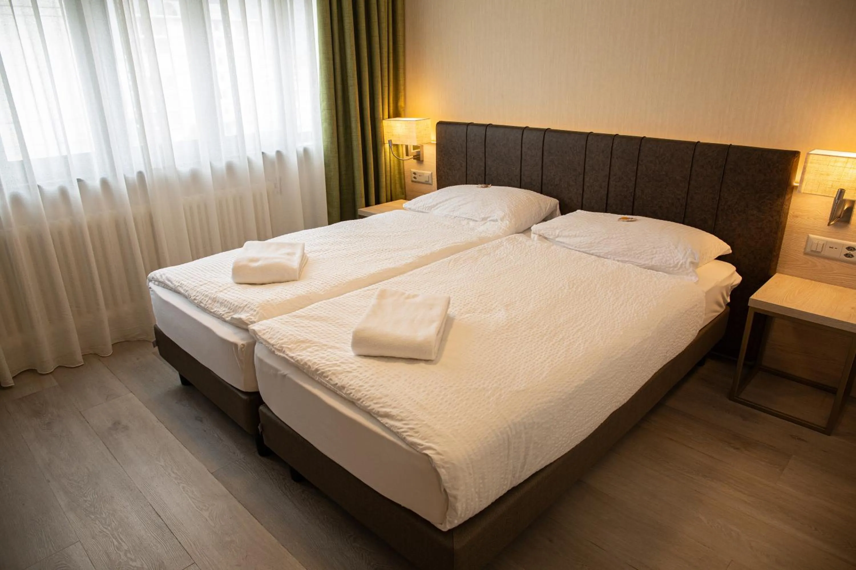 Bedroom, Bed in Hotel Nessi Locarno