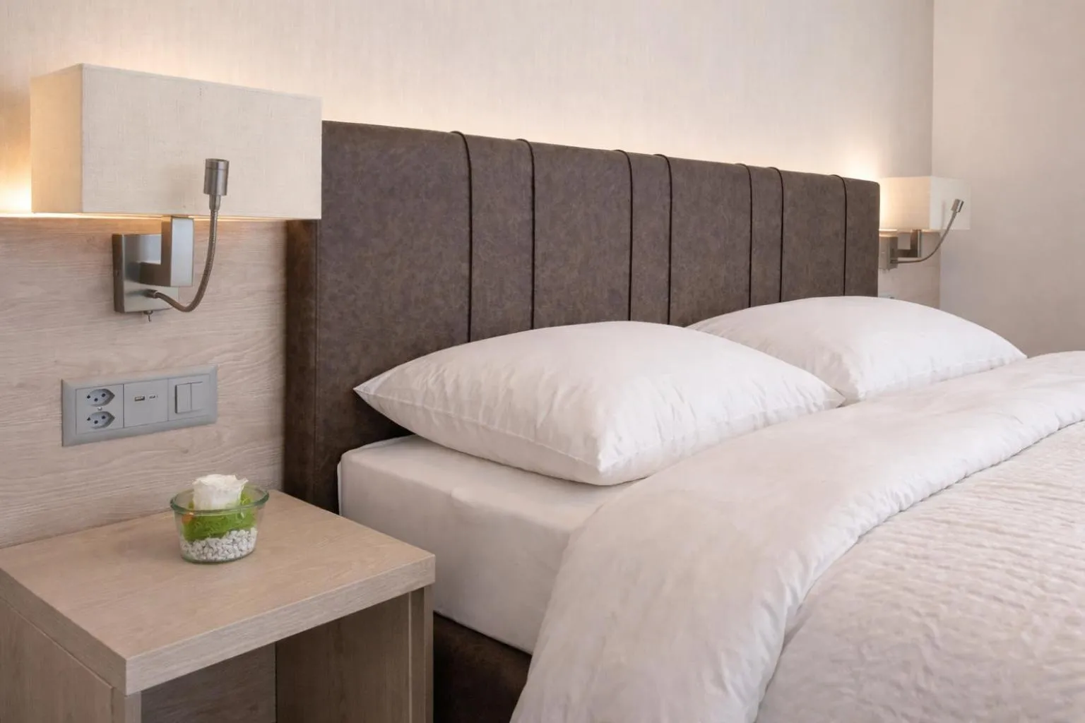 Bedroom, Bed in Hotel Nessi Locarno