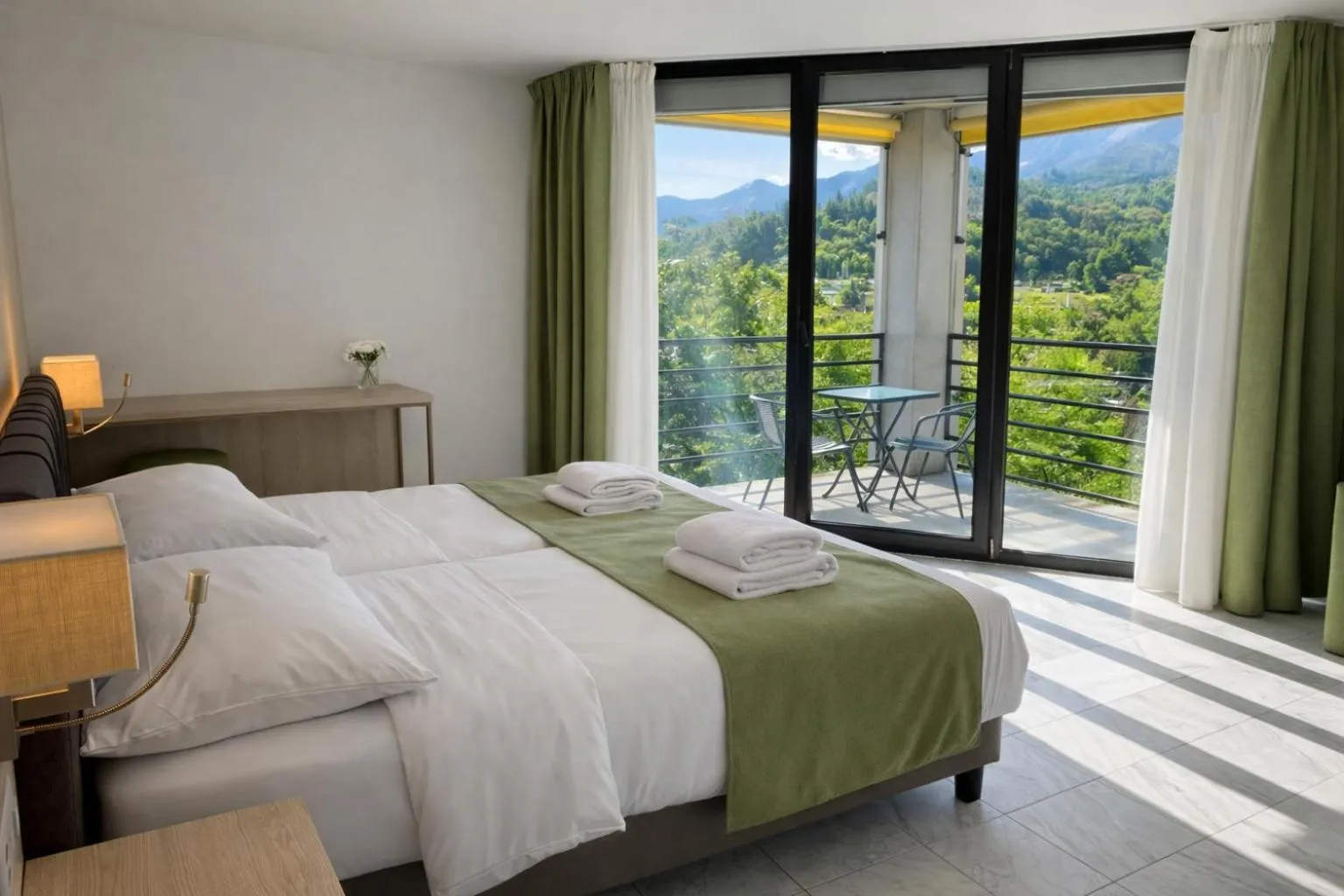 Balcony/Terrace, Bed in Hotel Nessi Locarno