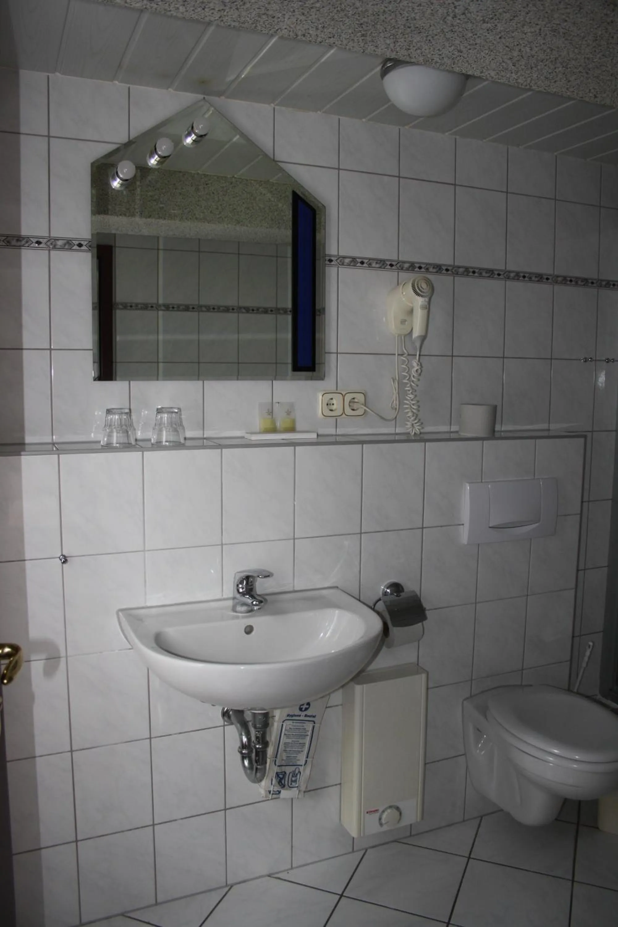 Hotel & Restaurant Aragwi