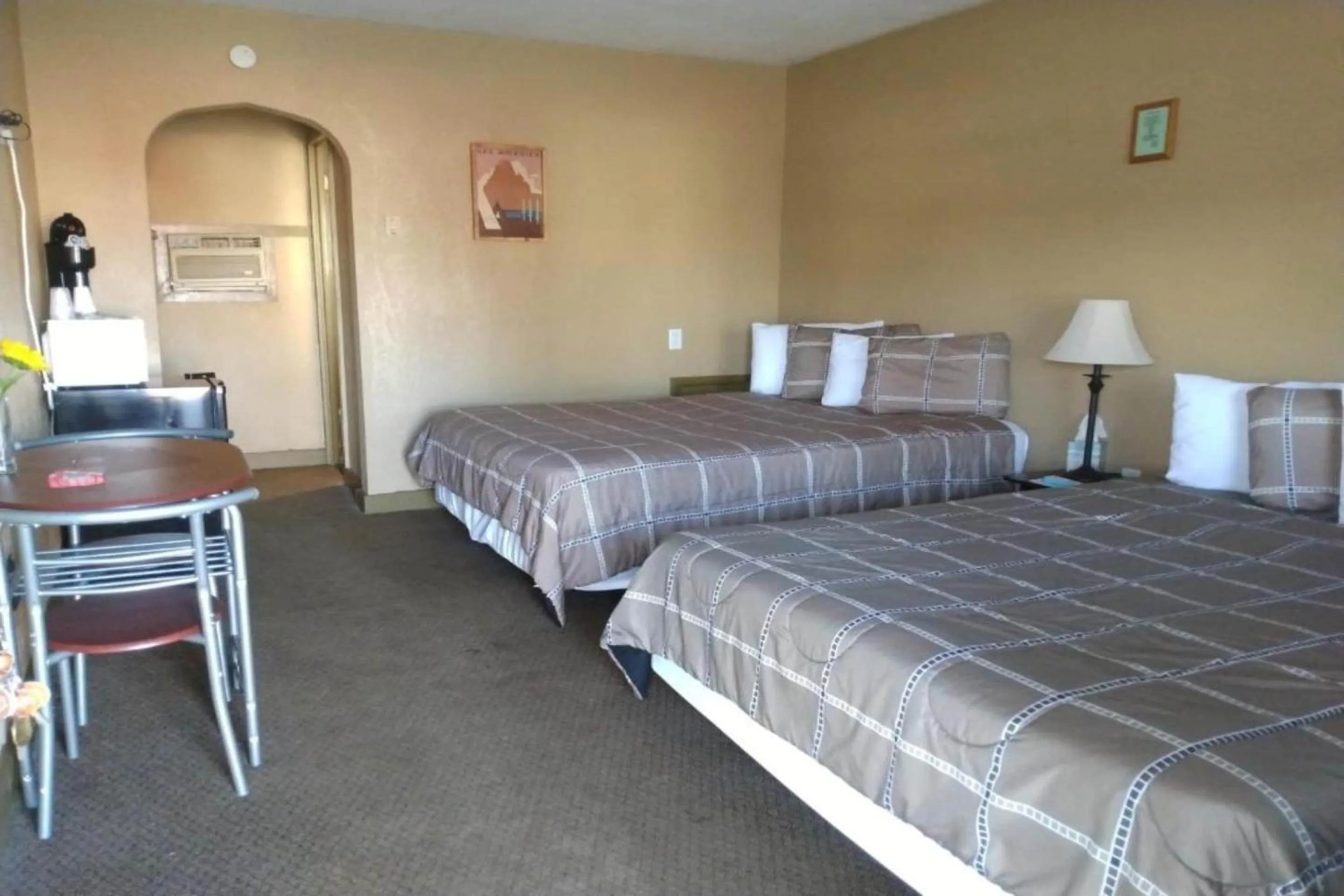 Bedroom, Bed in Love Hotels Murdo by OYO on Interstate 90