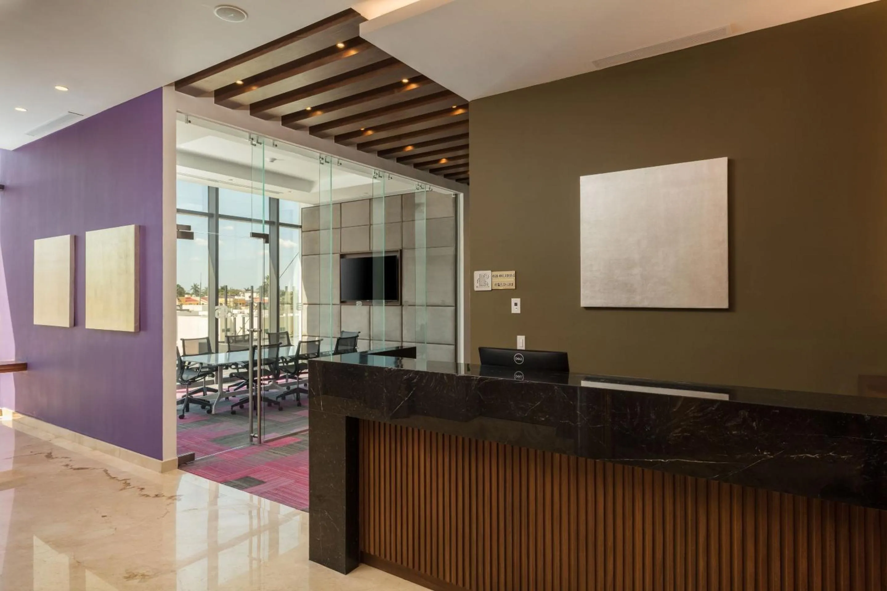 Business facilities in Camino Real Mérida