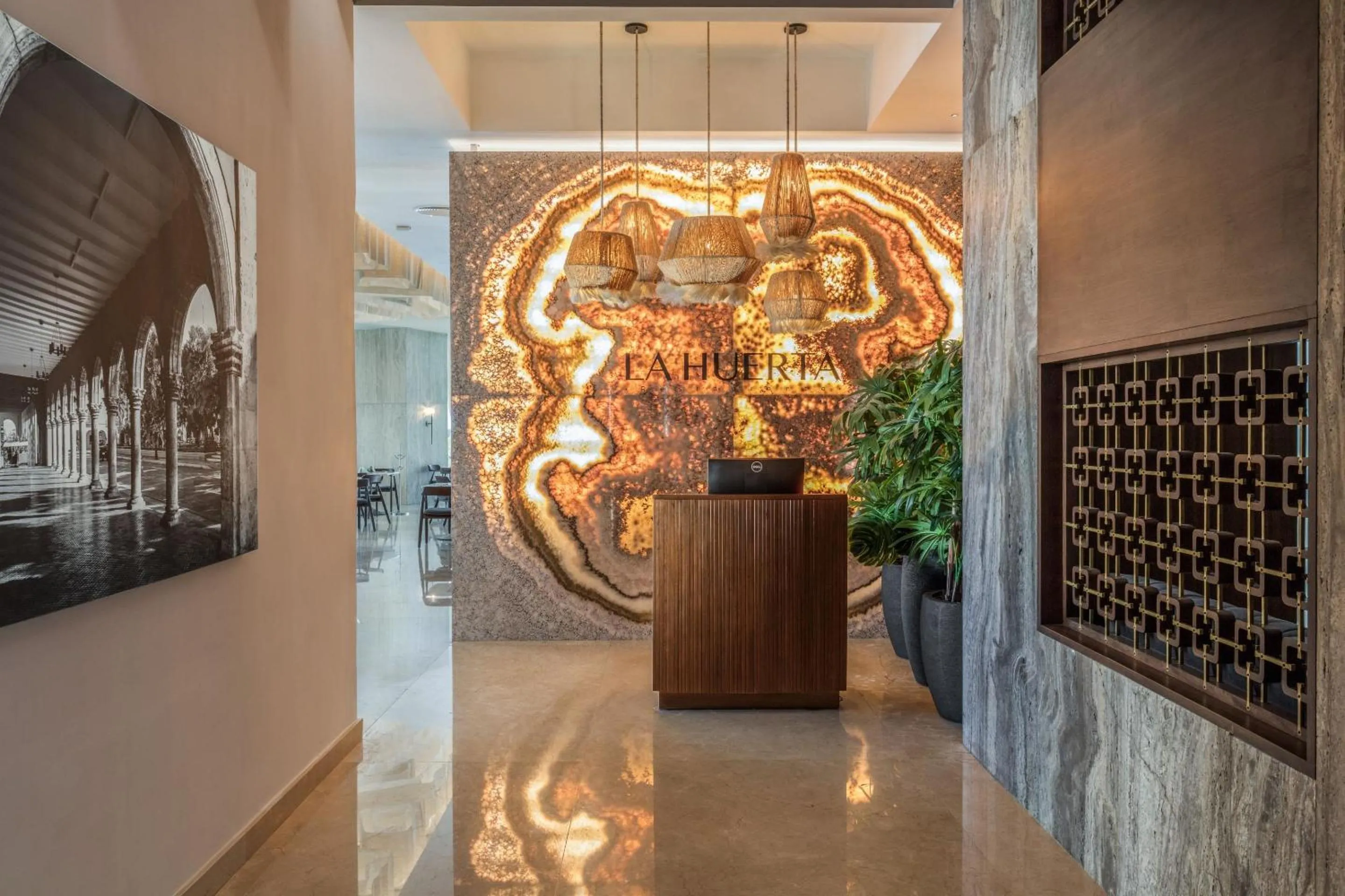 Restaurant/places to eat in Camino Real Mérida