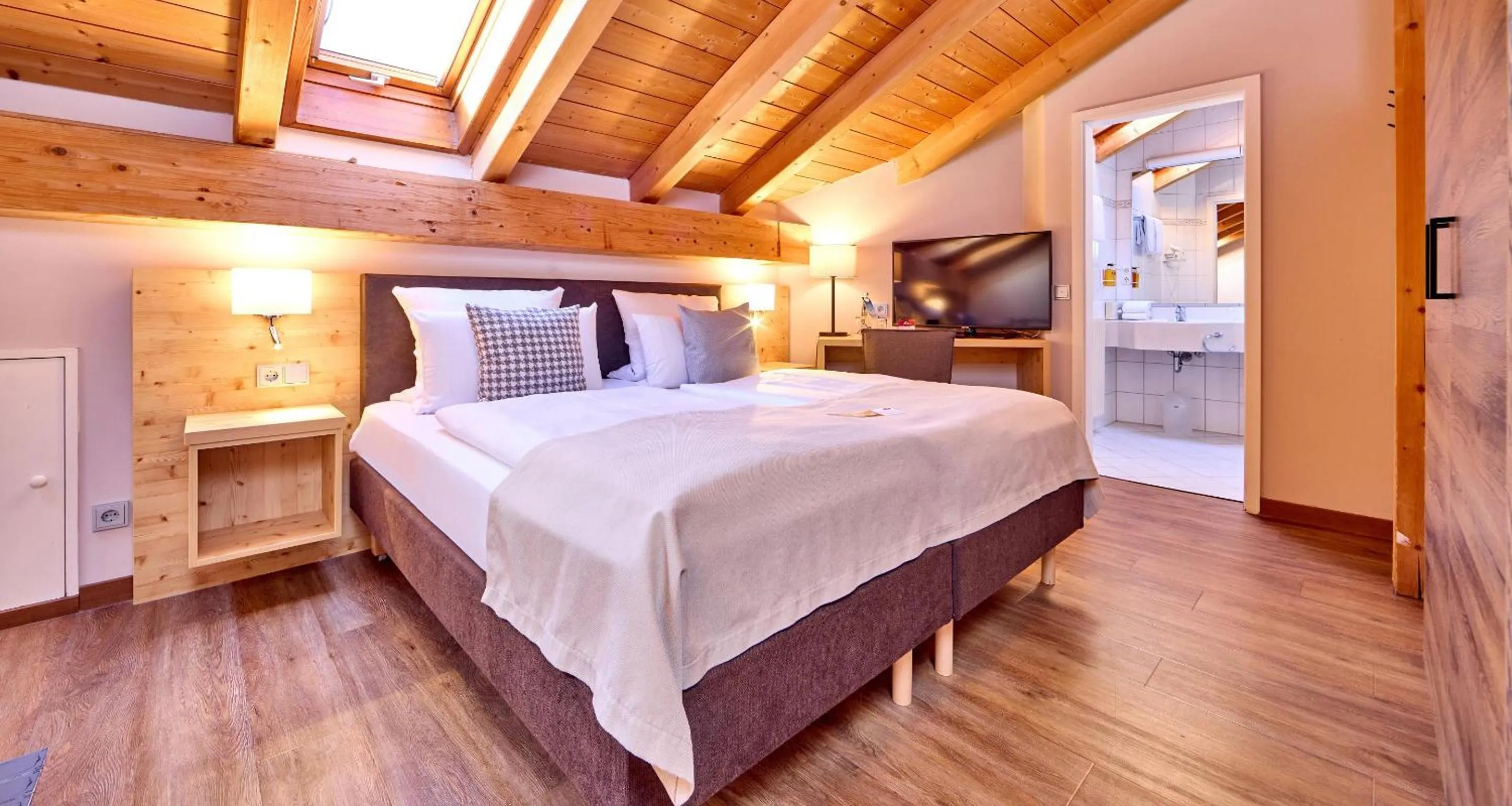 Bedroom, Bed in Berghotel Hammersbach, Sure Hotel Collection by Best Western