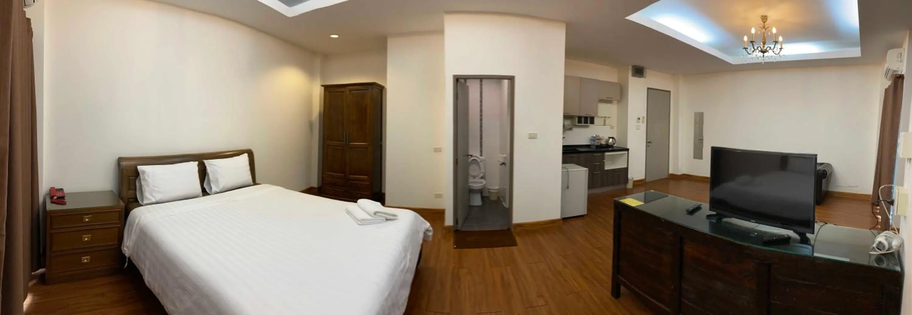 Photo of the whole room, Bed in Hotel IYA