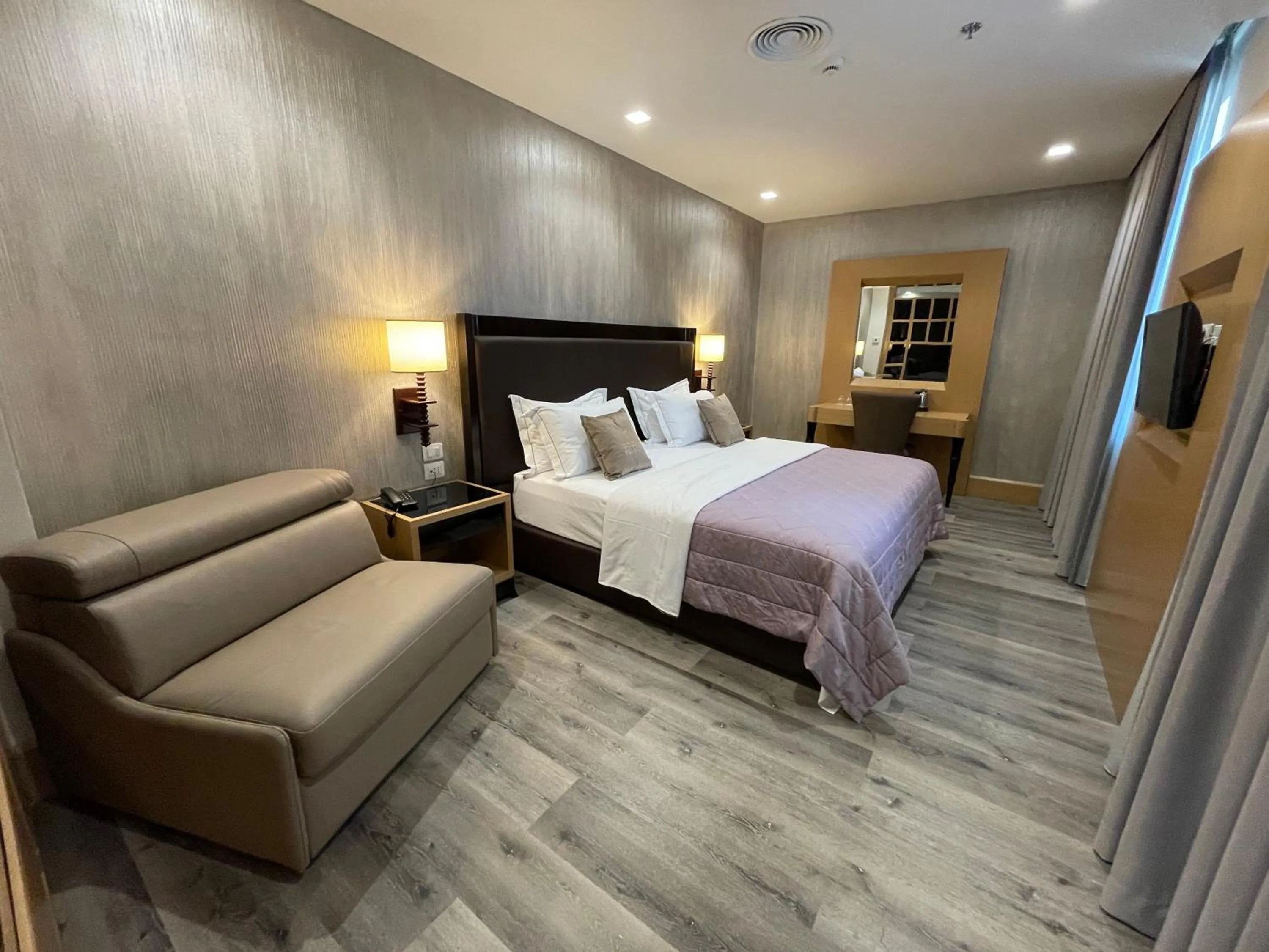 Photo of the whole room, Bed in Hotel Golden Palace