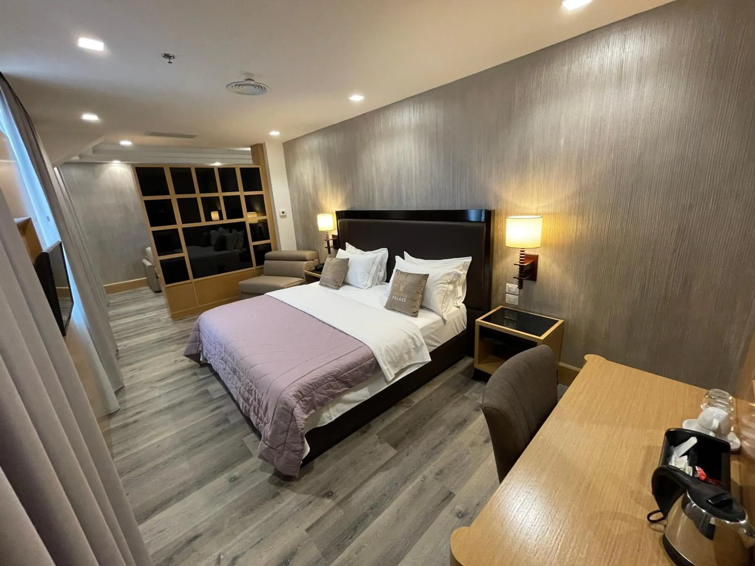 Family Room in Hotel Golden Palace Family Room in Hotel Golden Palace