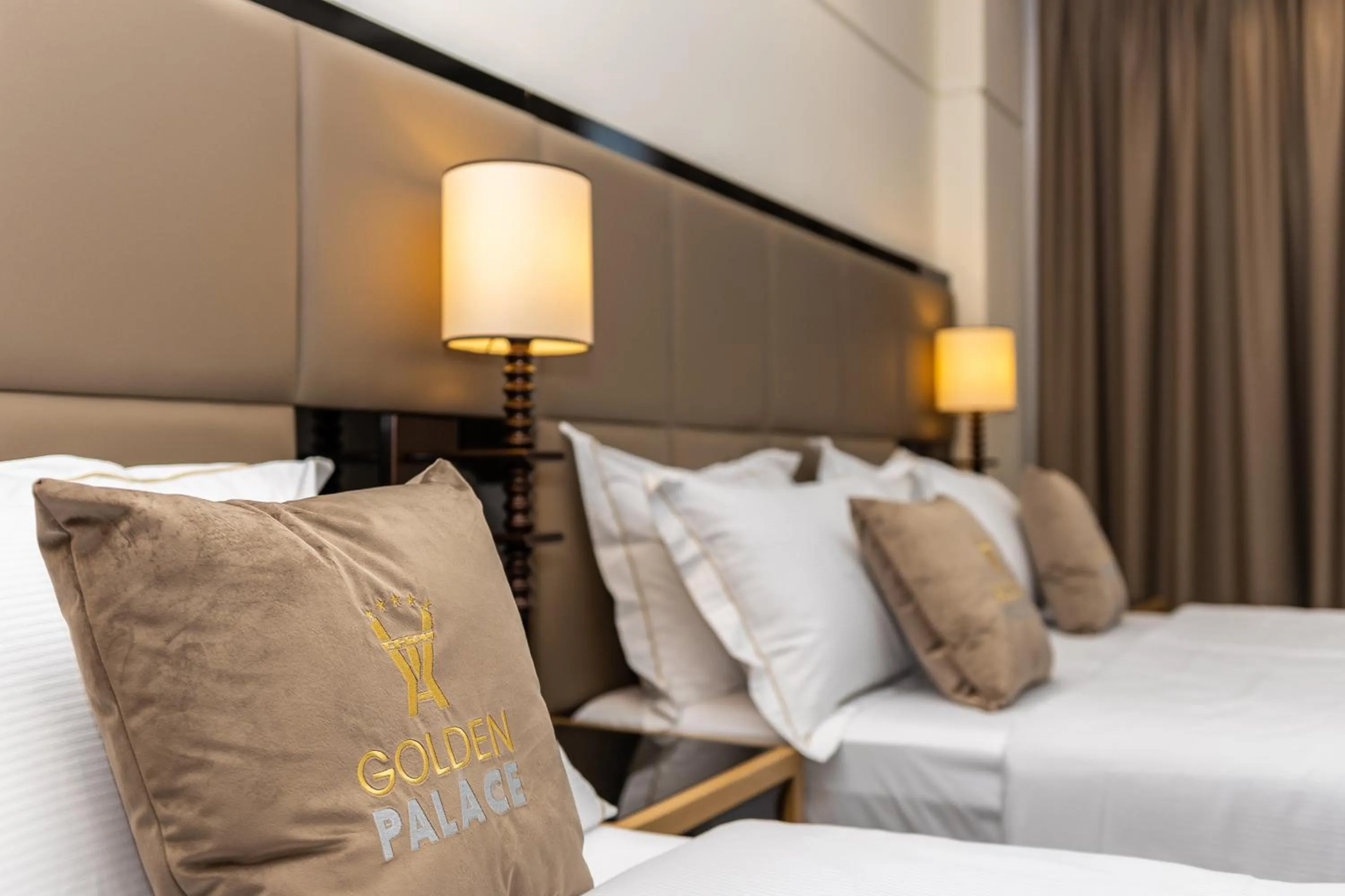 Bed in Hotel Golden Palace