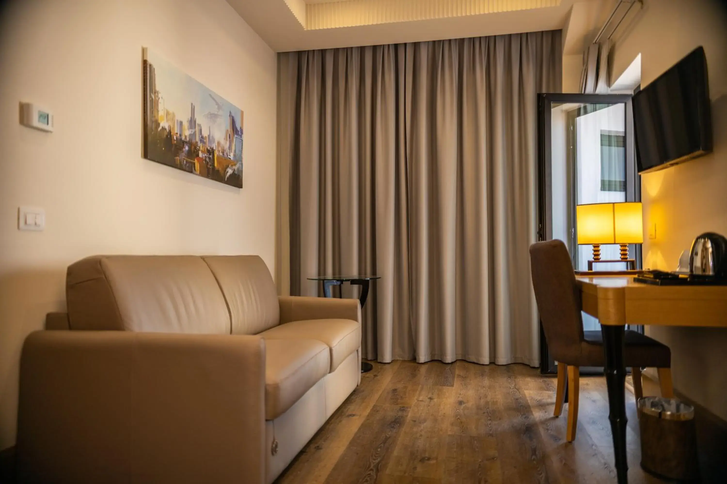 Junior Suite with Balcony in Hotel Golden Palace Junior Suite with Balcony in Hotel Golden Palace