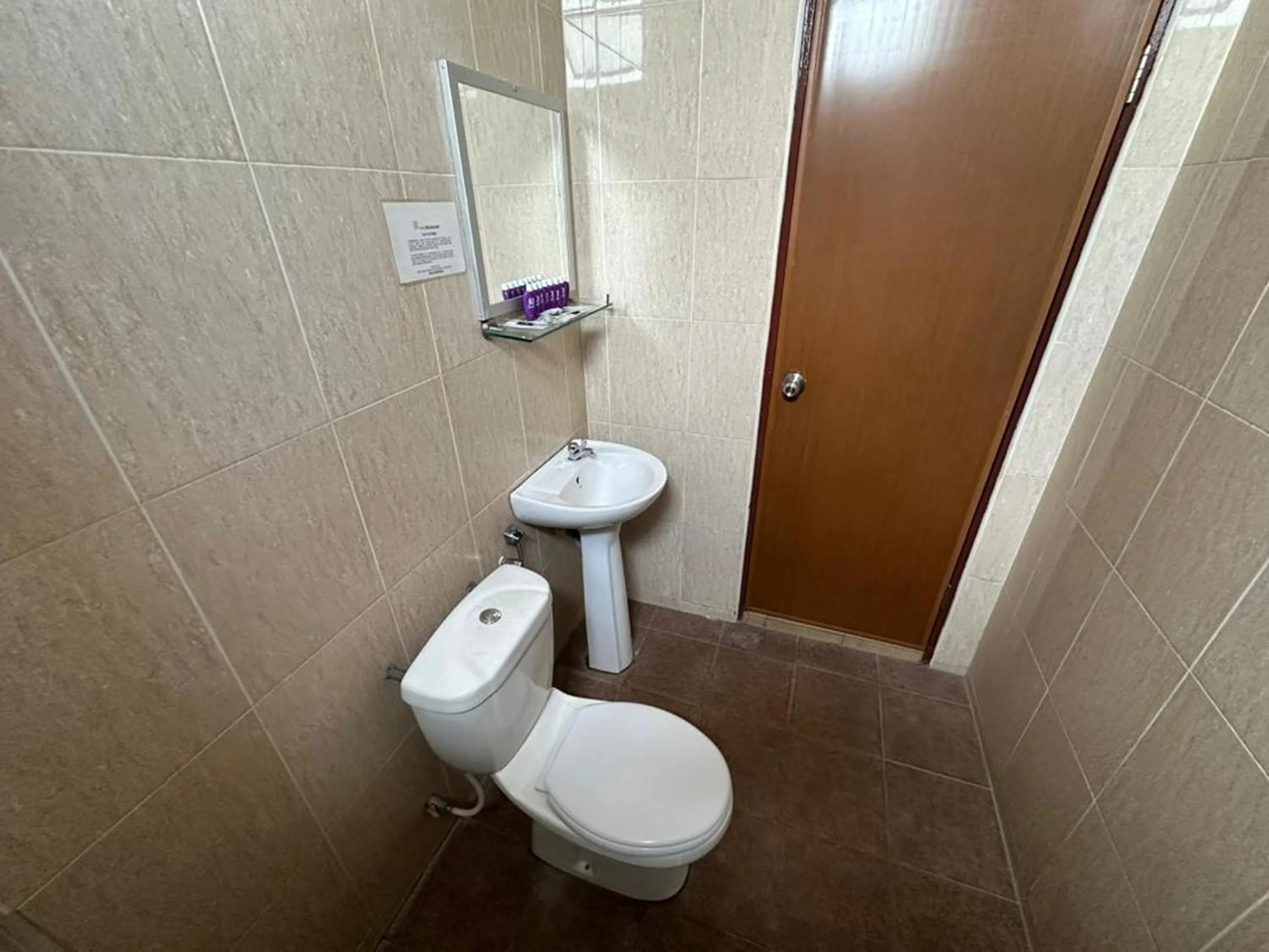 Bathroom in Glistar Hotel