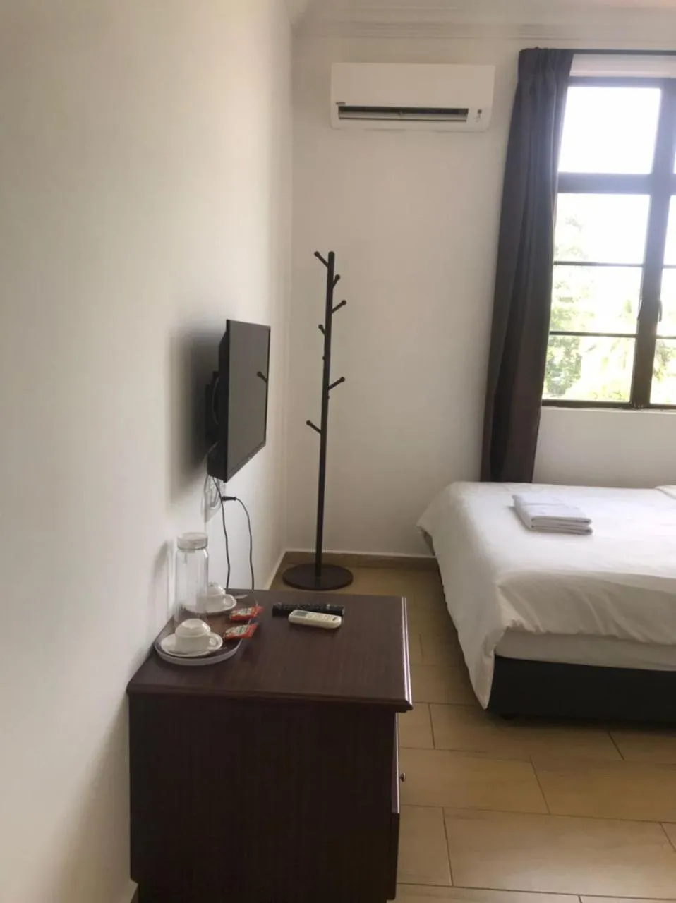 Photo of the whole room, Bed in Glistar Hotel