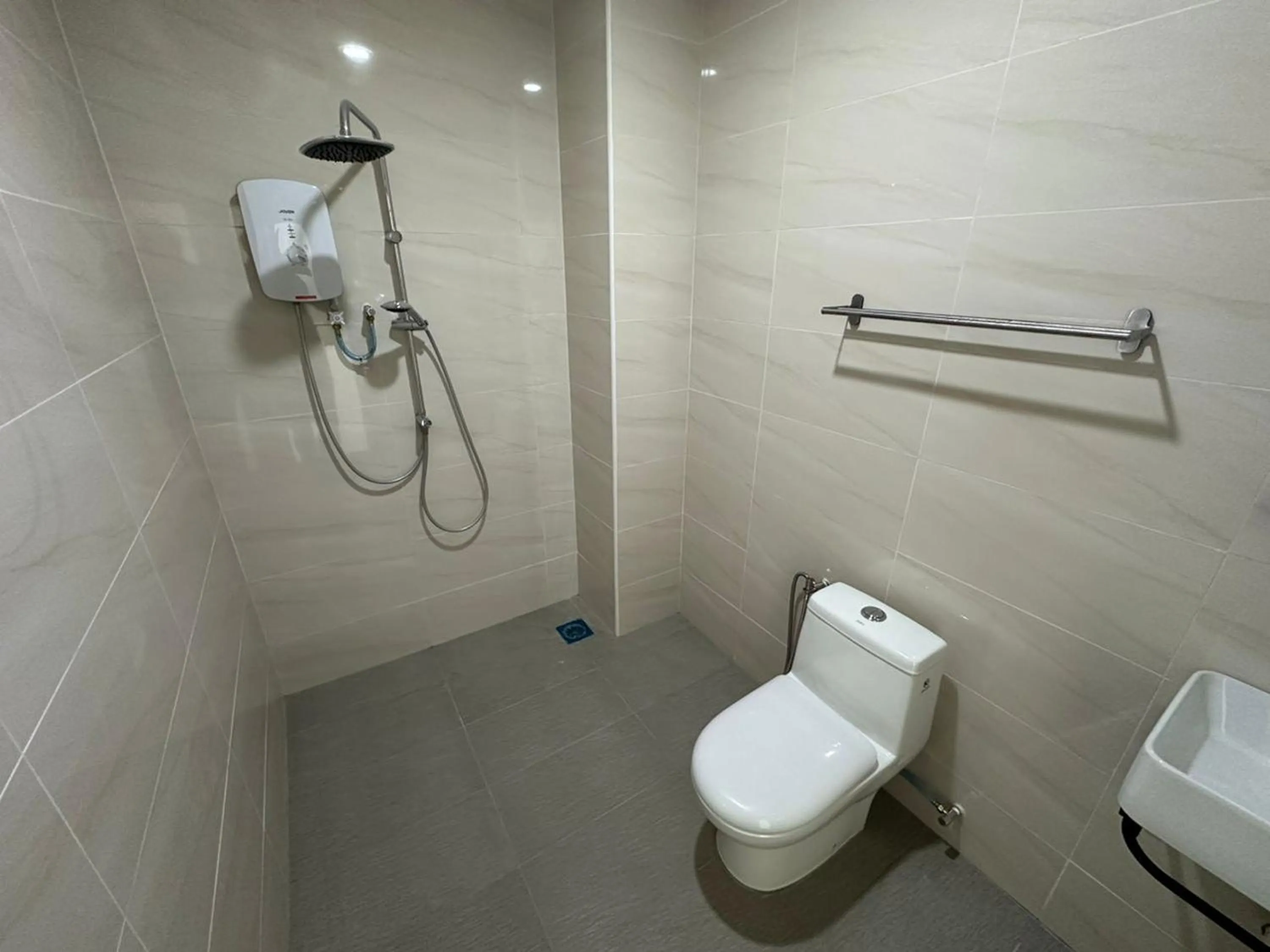 Bathroom in Glistar Hotel