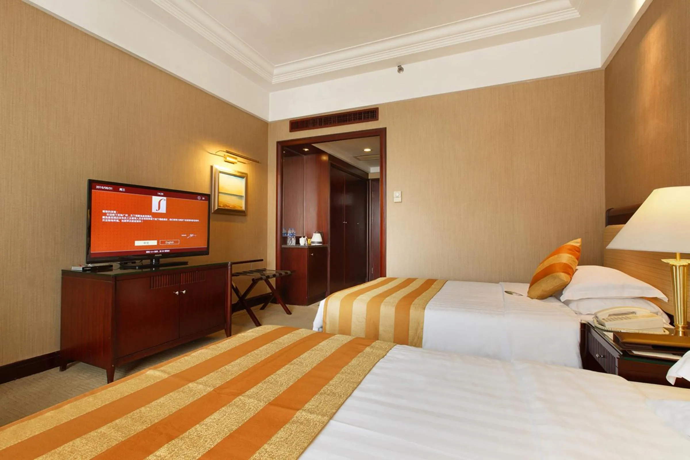 Photo of the whole room in Grand Royal Hotel