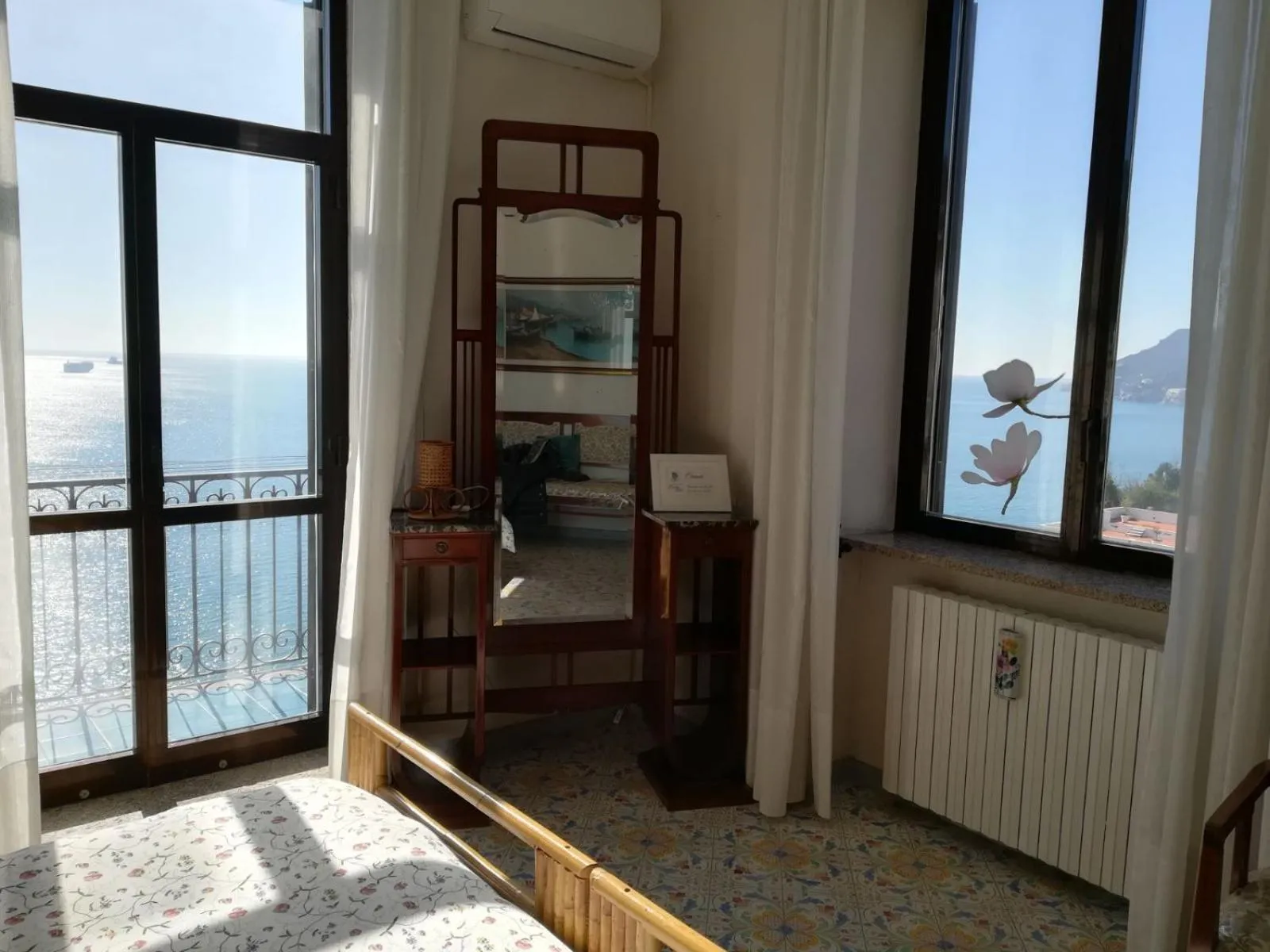 Double Room with Balcony and Sea View in Lady Ida B&B