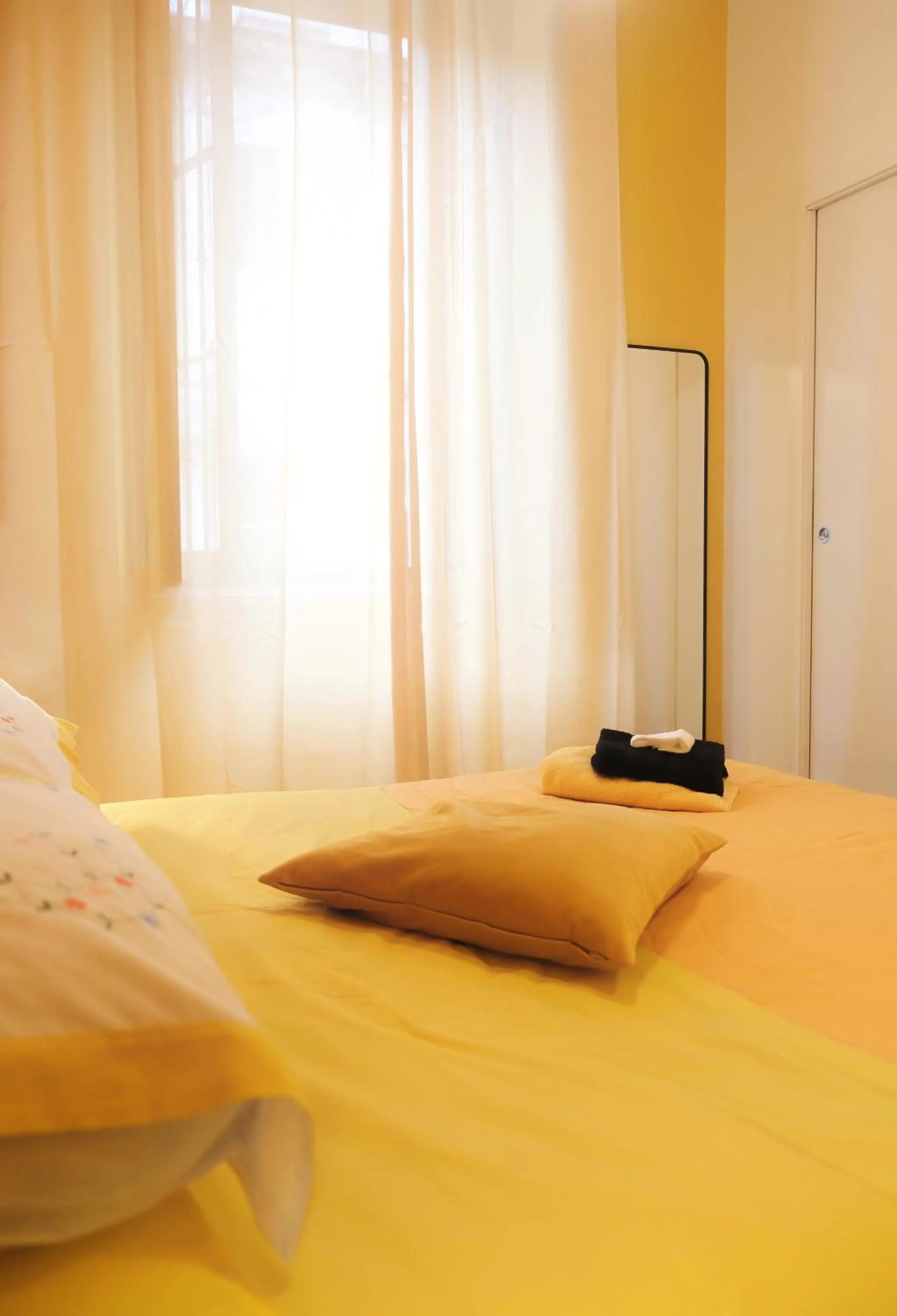 Bedroom, Bed in LH51 Rooms