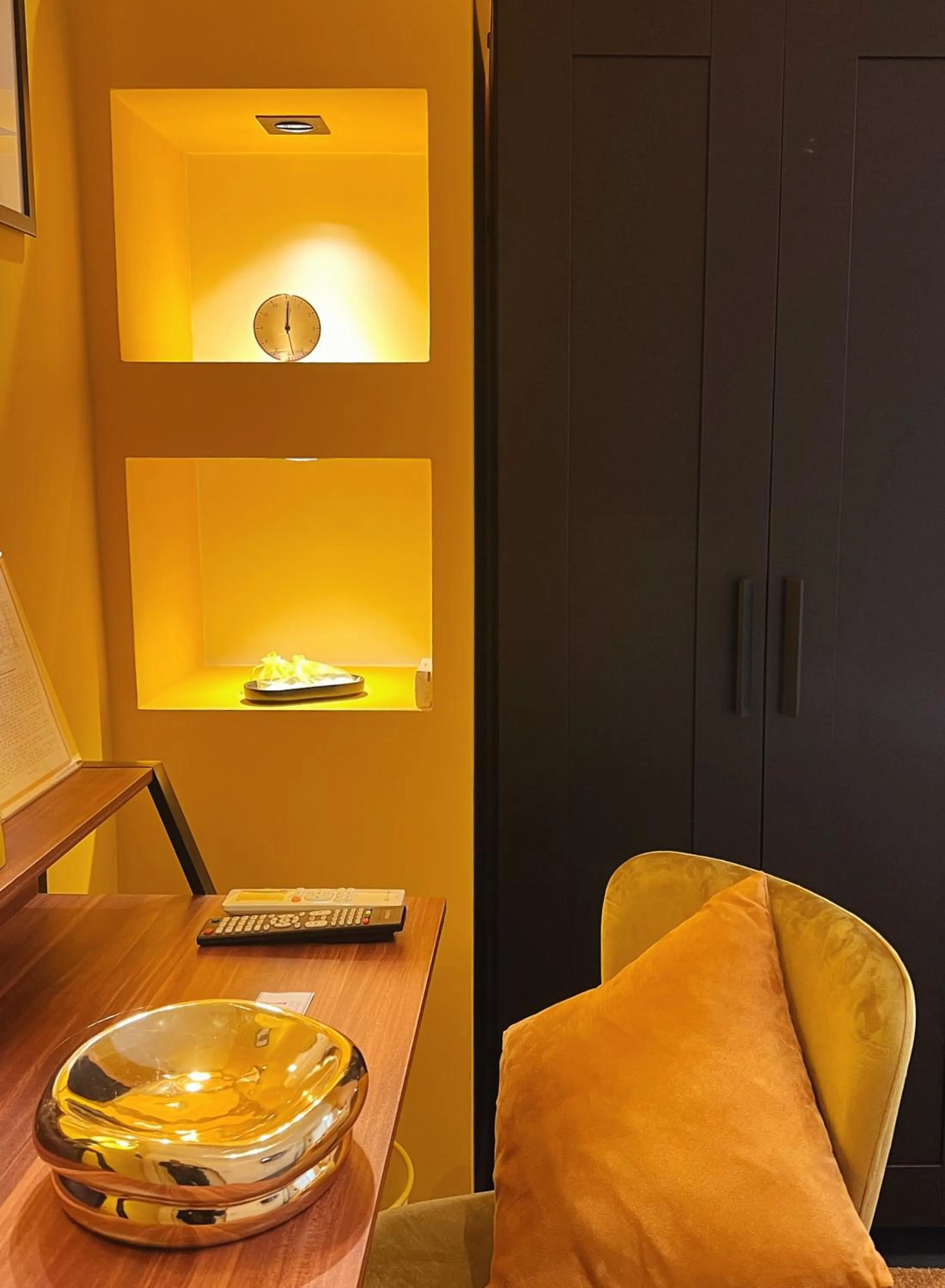 Bedroom in LH51 Rooms