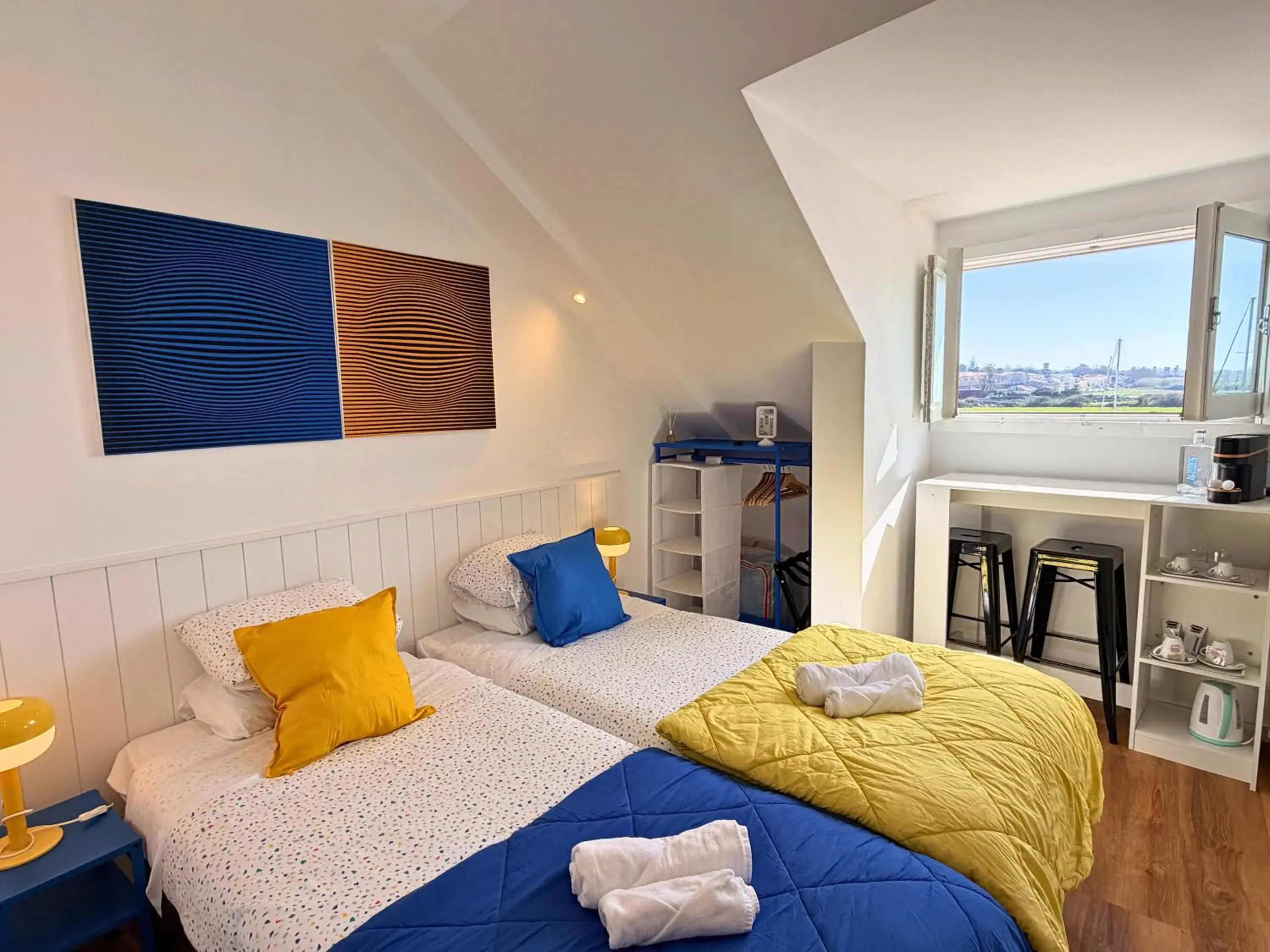 Twin Room with View in Naval Guest House Twin Room with View in Naval Guest House