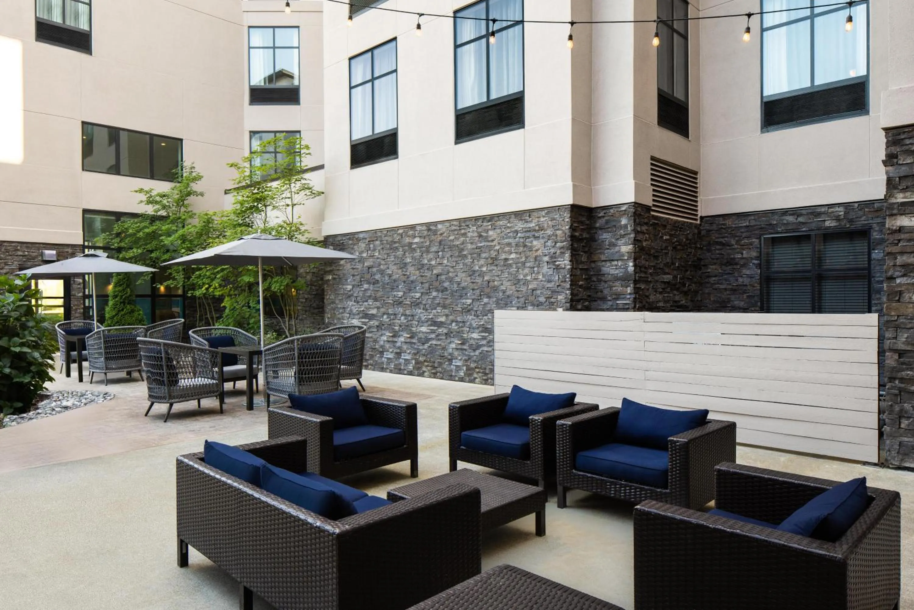 Patio in Homewood Suites by Hilton Seattle/Lynnwood