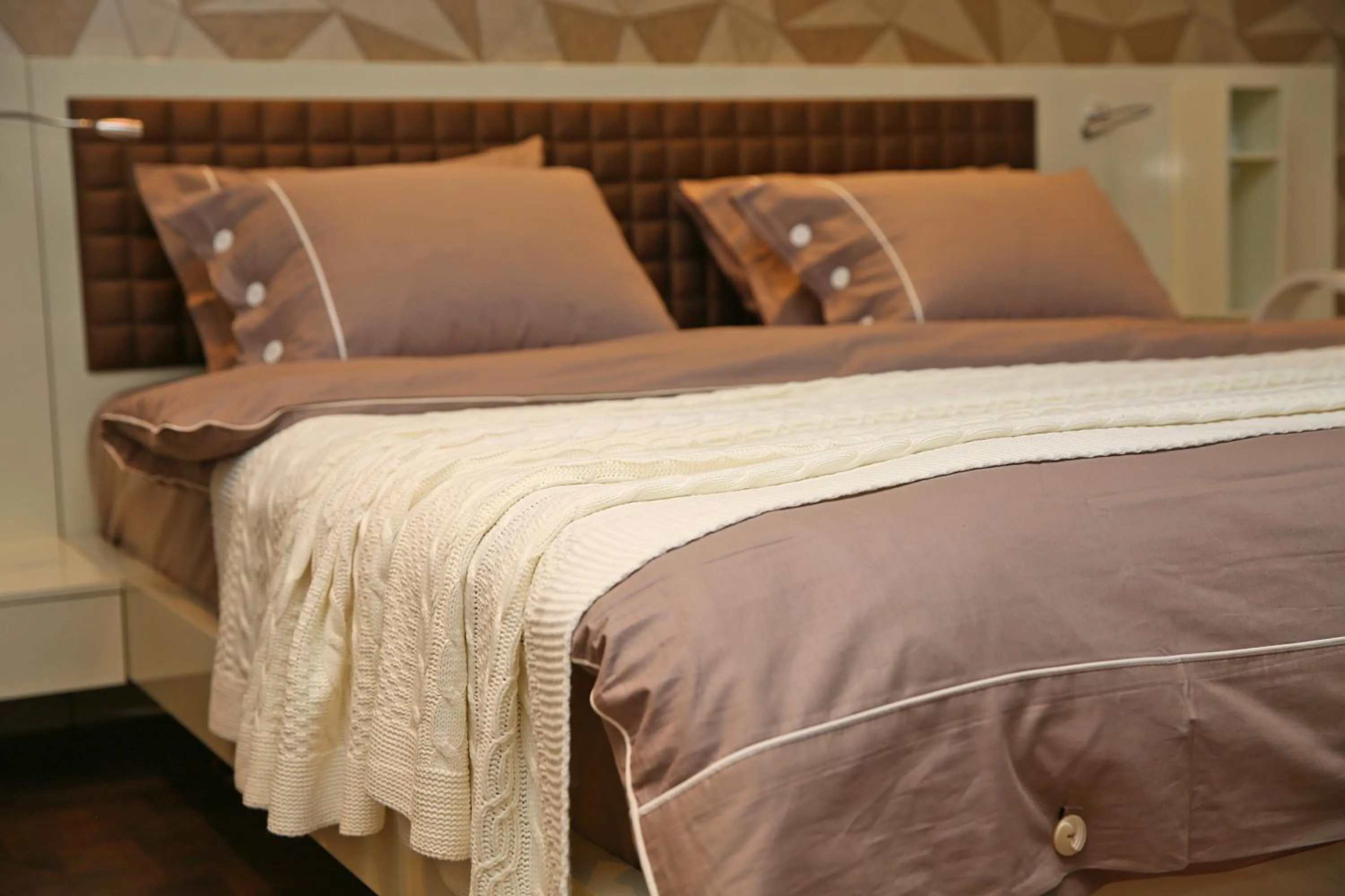 Bedroom, Bed in AlAshrafia Smart Residence