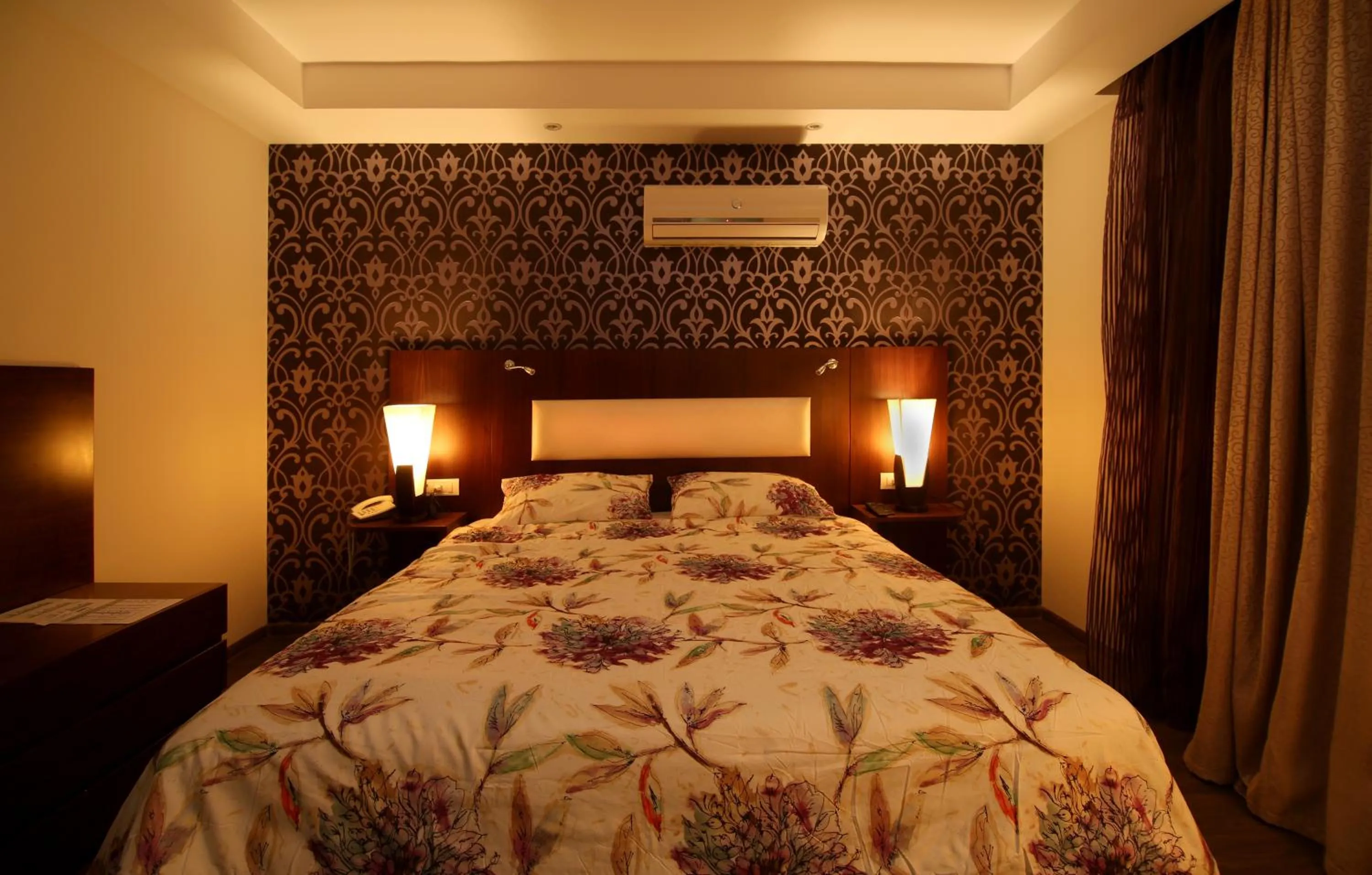 Bedroom, Bed in AlAshrafia Smart Residence