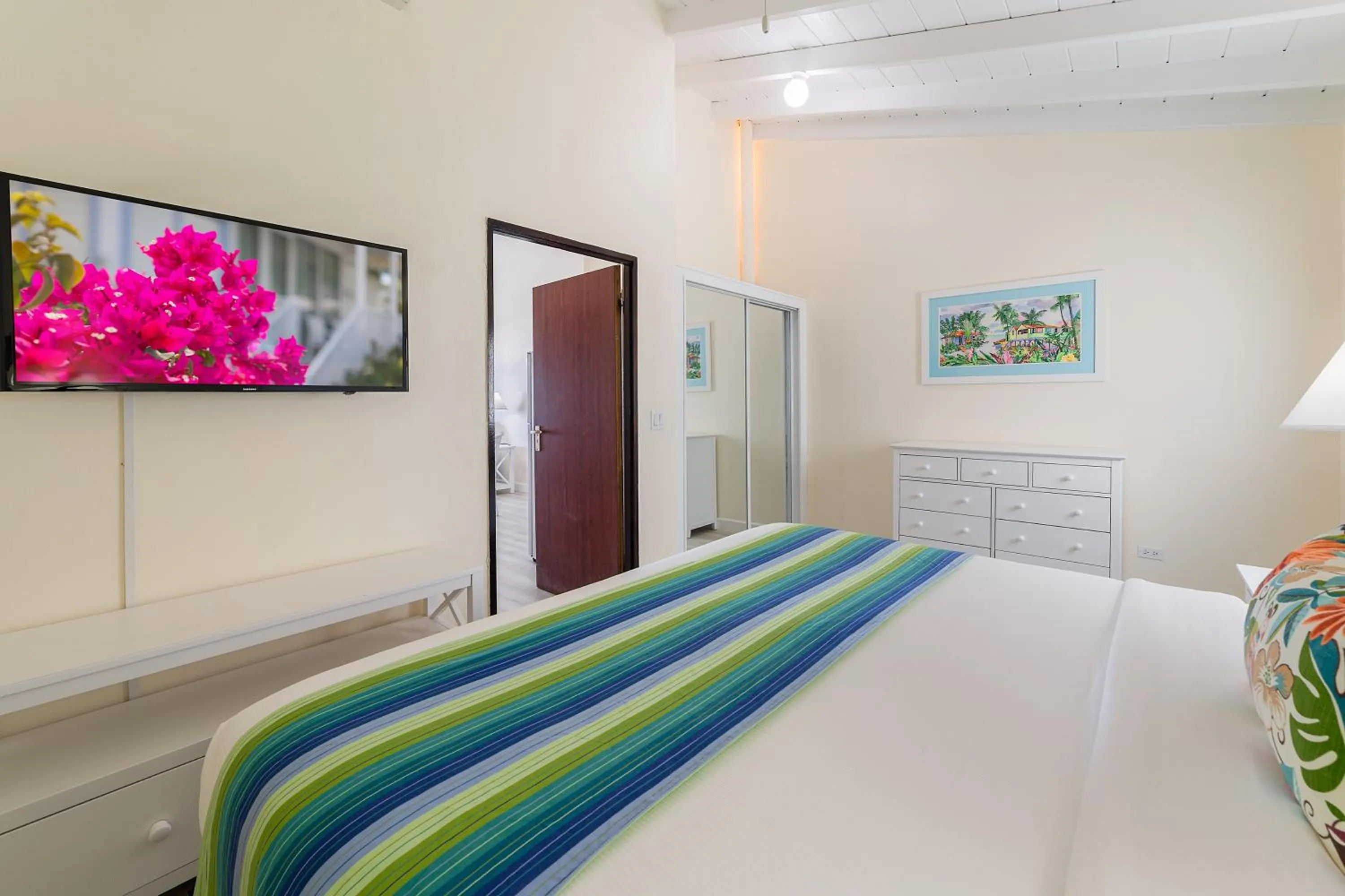 Bedroom, Bed in La Vista Resort