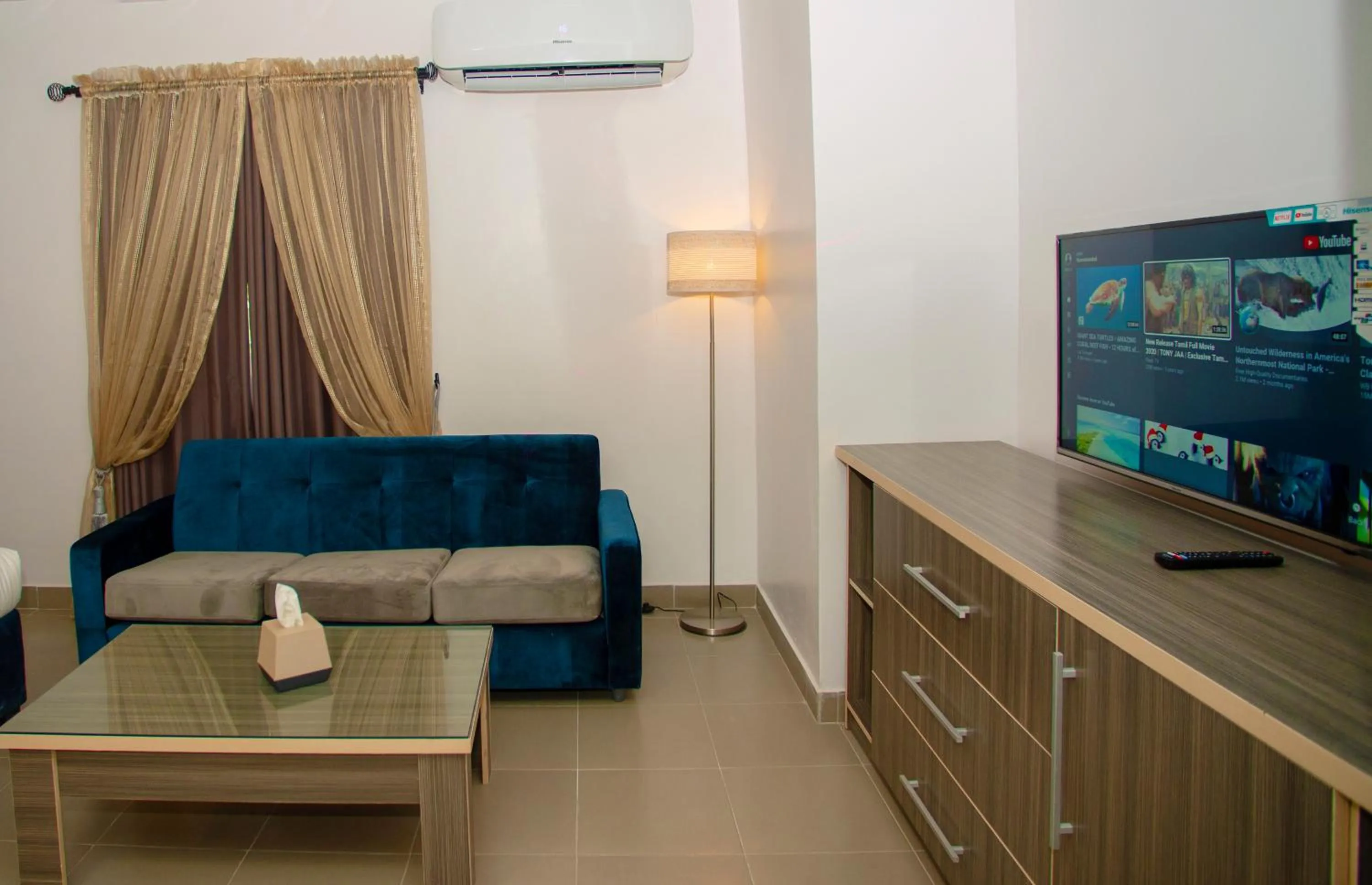 TV and multimedia in Riviera Suites