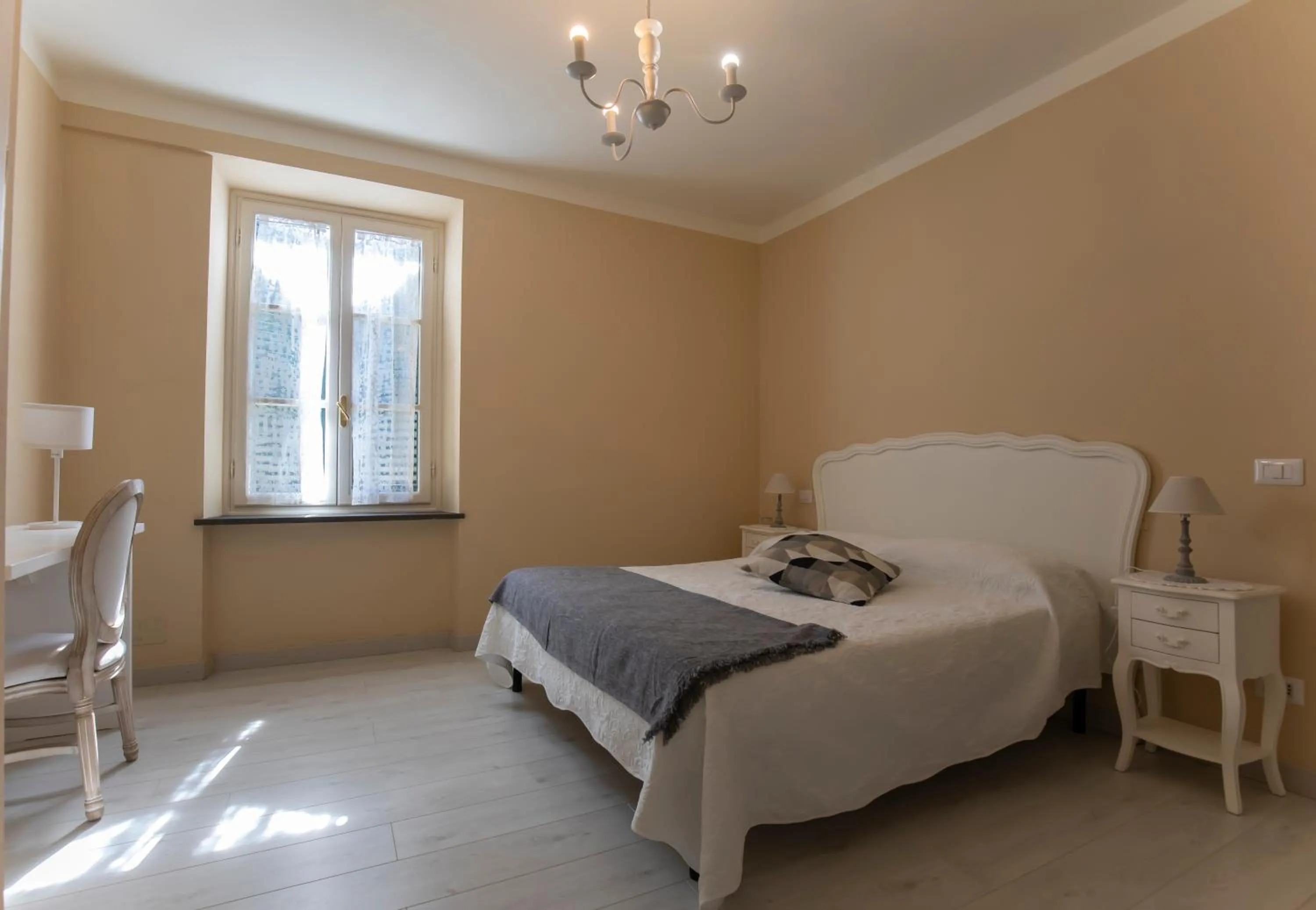 Bed in Garden Relays Villa Rosy