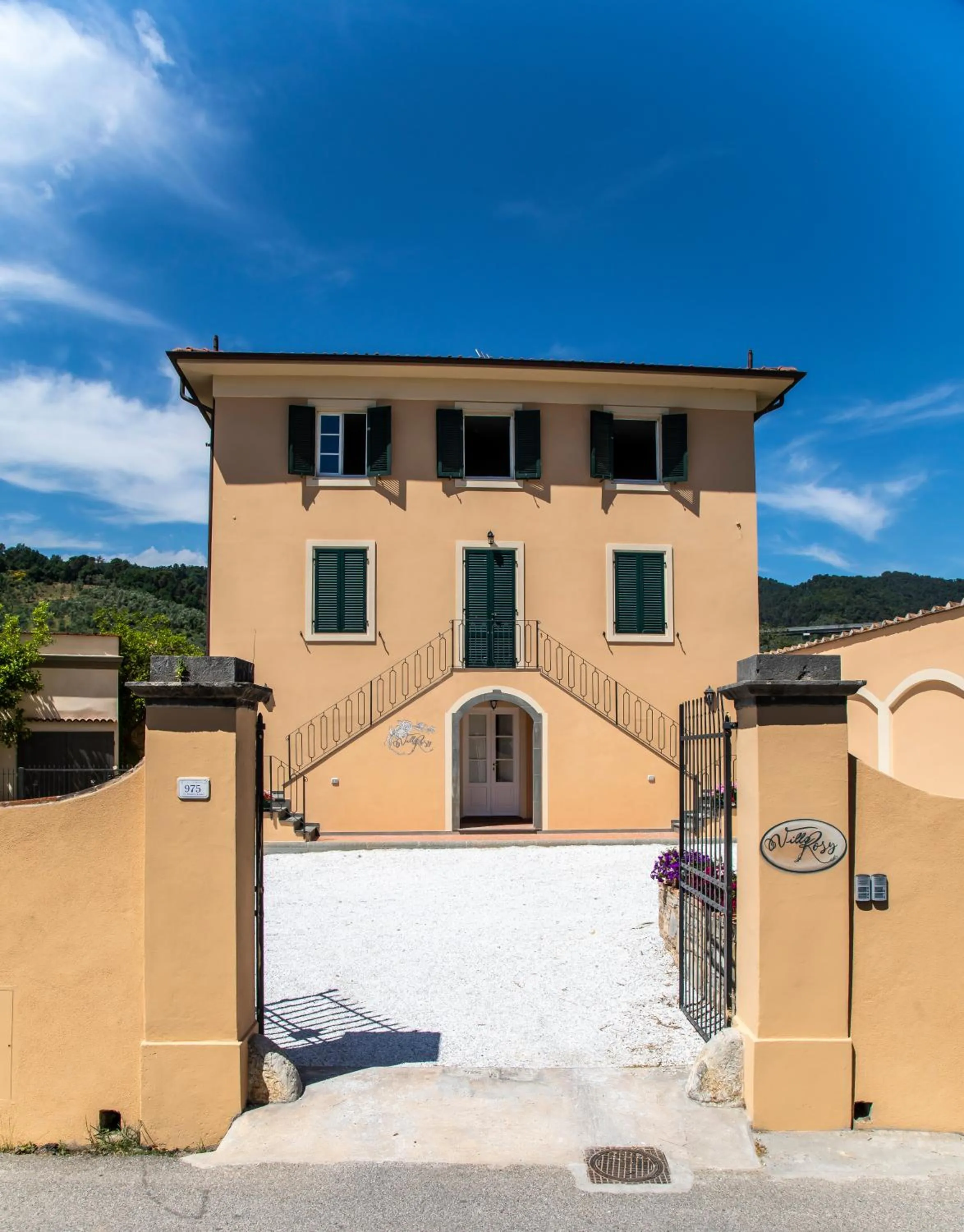 Garden Relays Villa Rosy