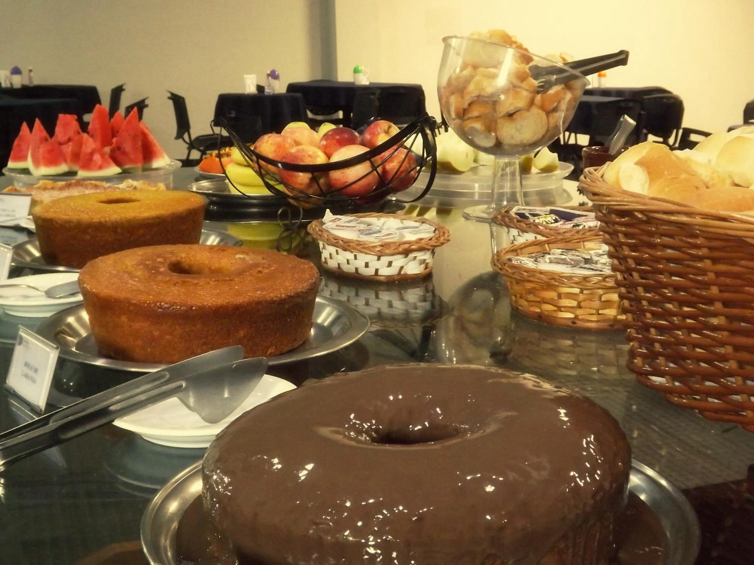 Continental breakfast in Londres Royal Hotel