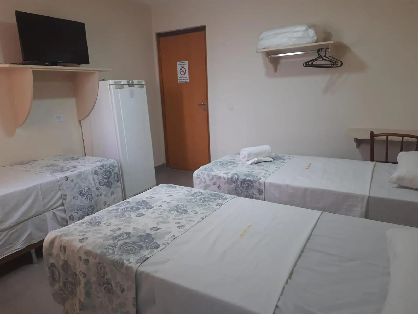 Bed in Londres Royal Hotel