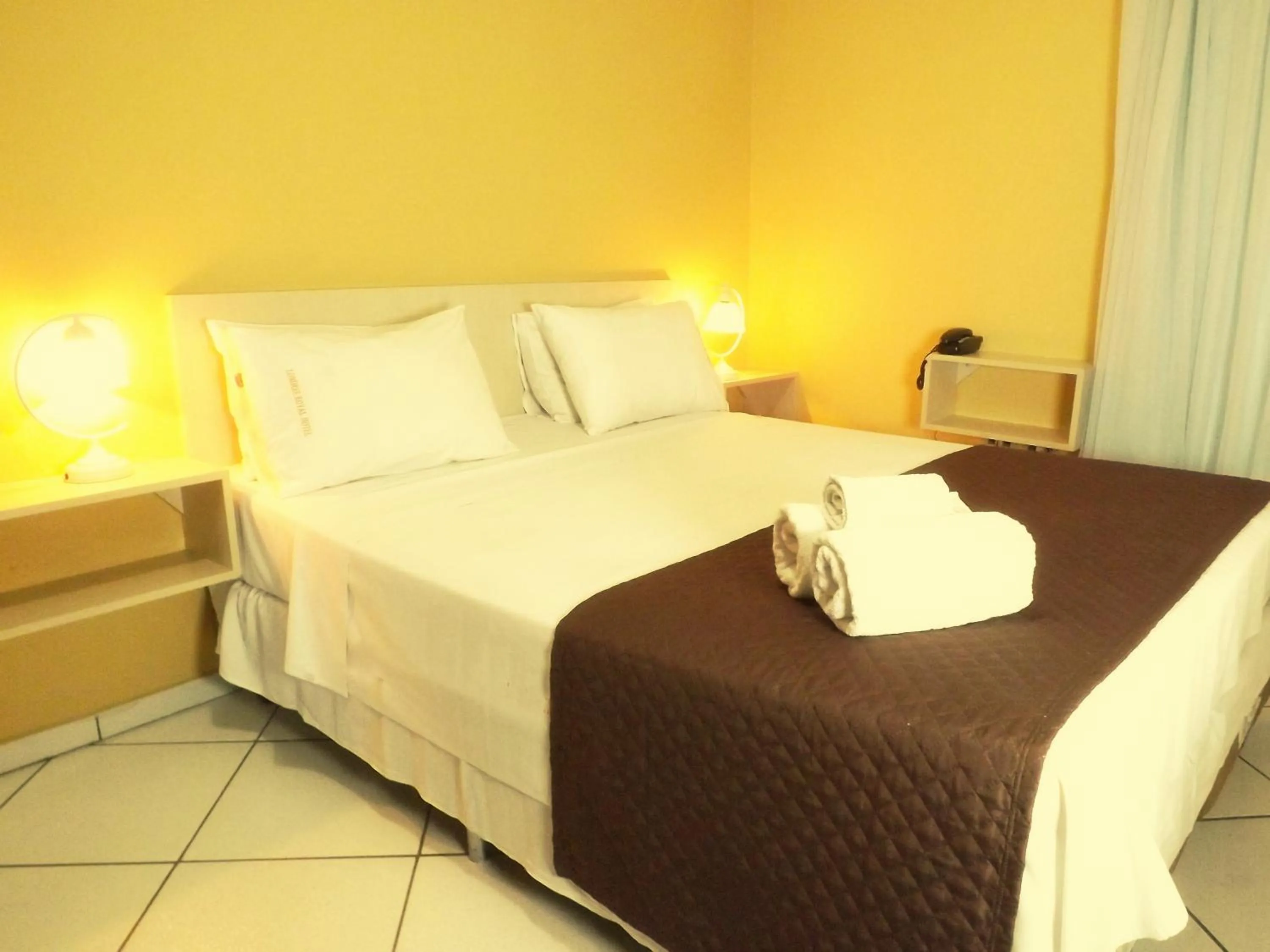 Bed in Londres Royal Hotel