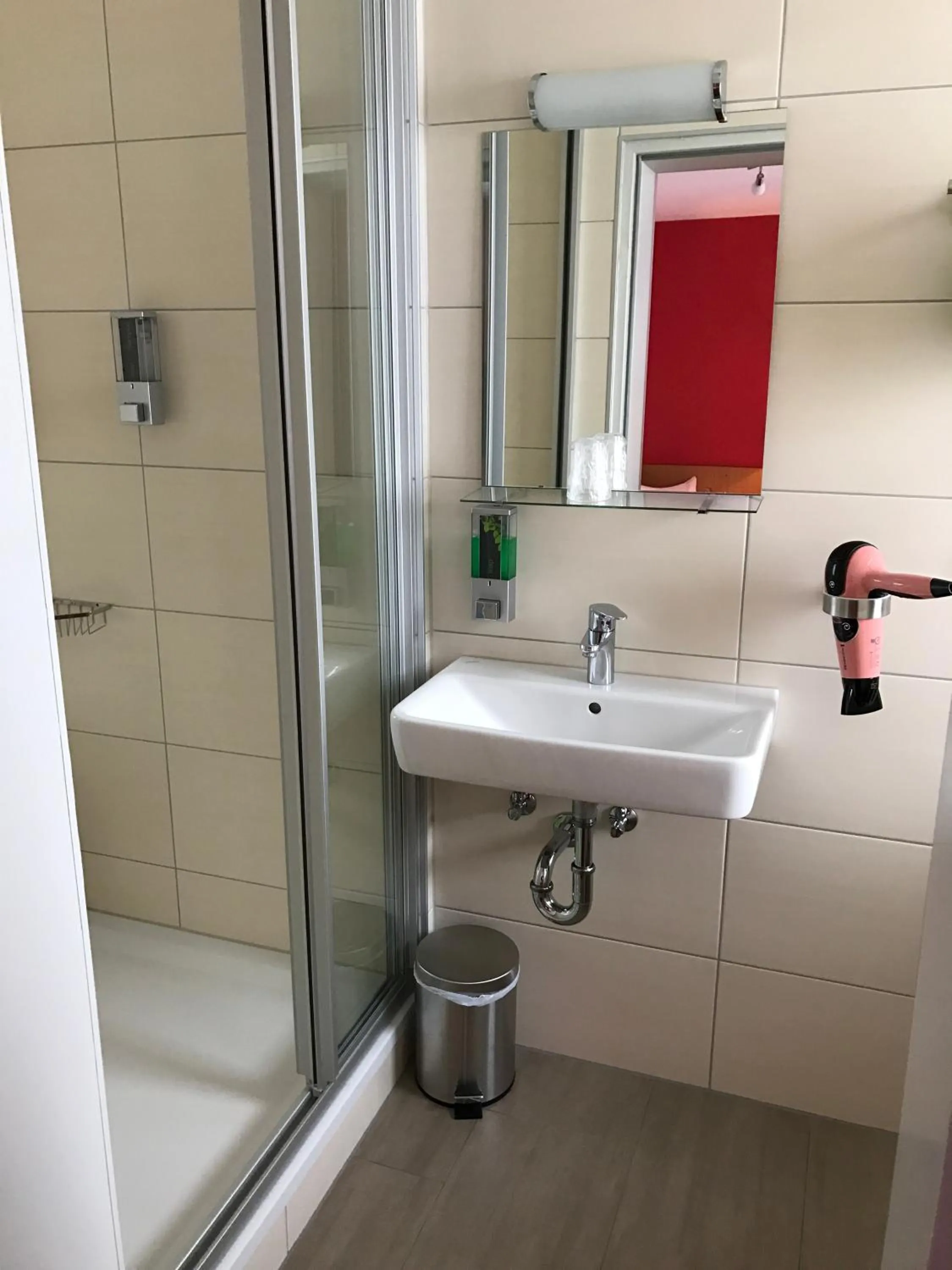 Shower in Meister BÄR HOTEL Am Wald