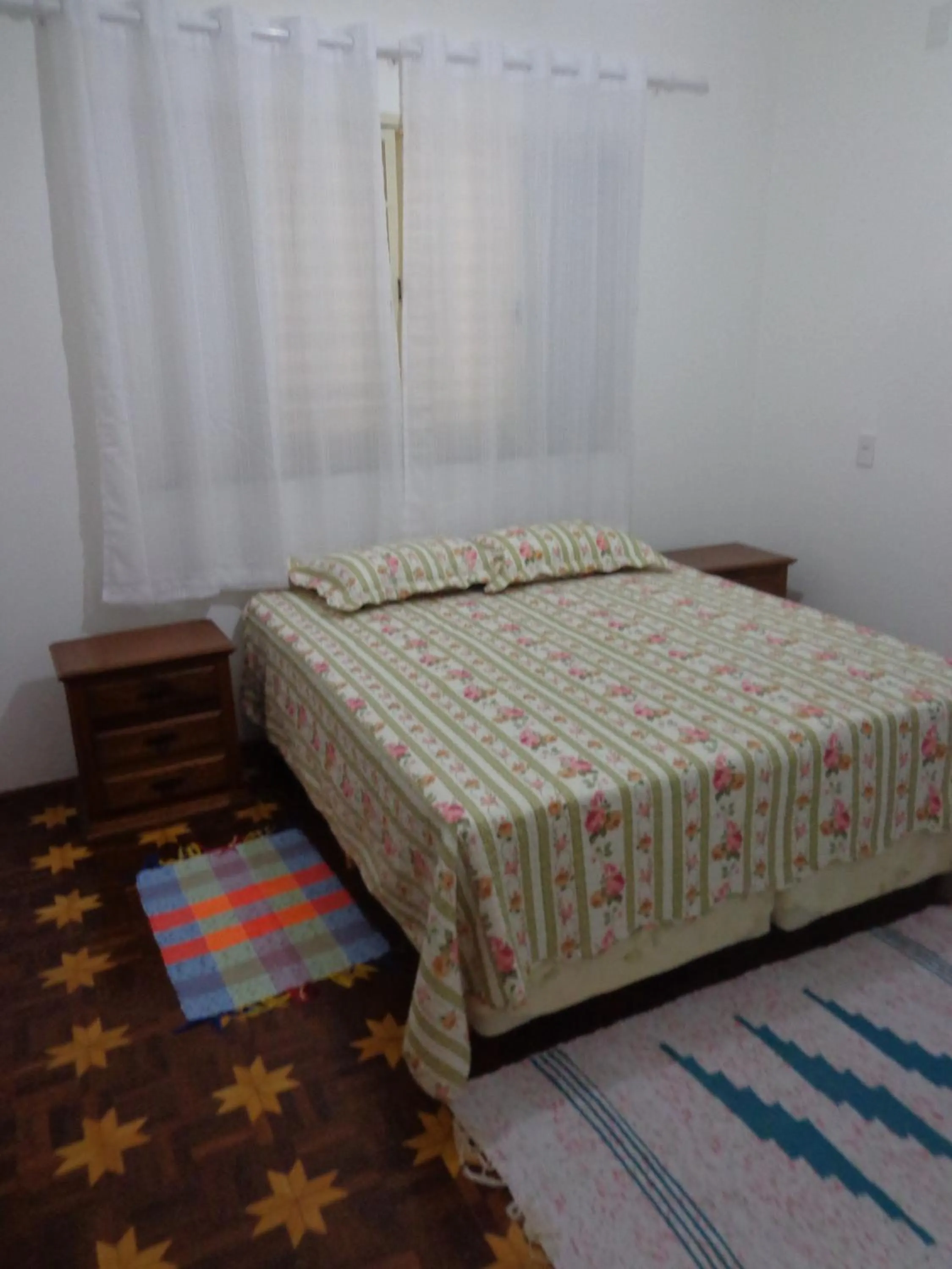 Shower, Bed in Ipê Rosa Hotel