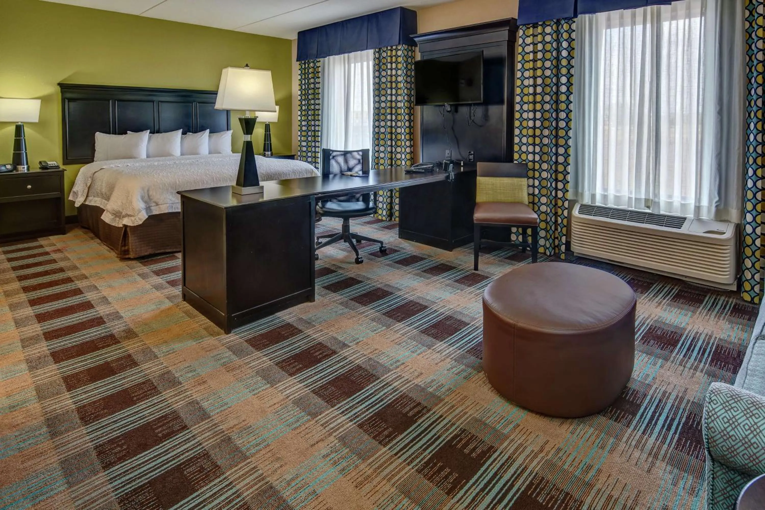 Bedroom, Bed in Hampton Inn & Suites Clarksville
