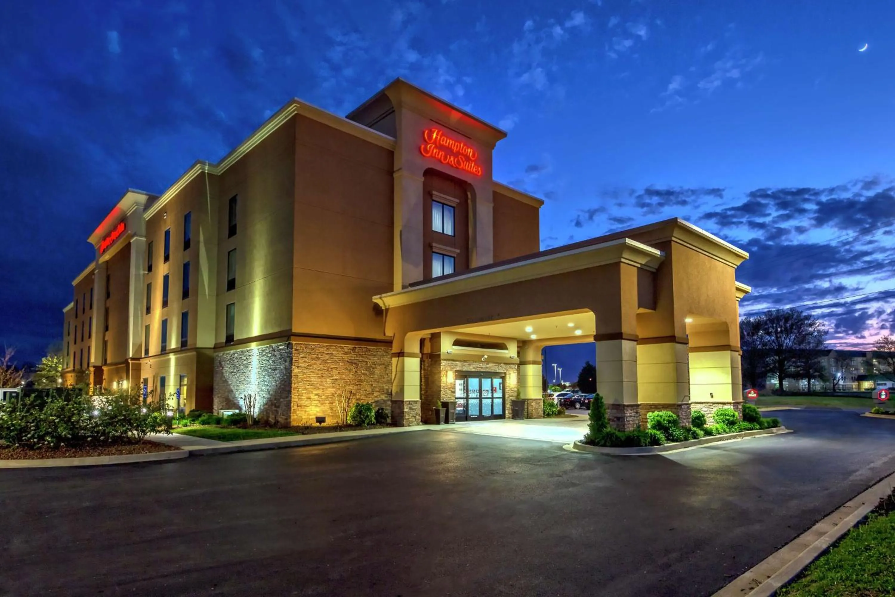 Property building in Hampton Inn & Suites Clarksville