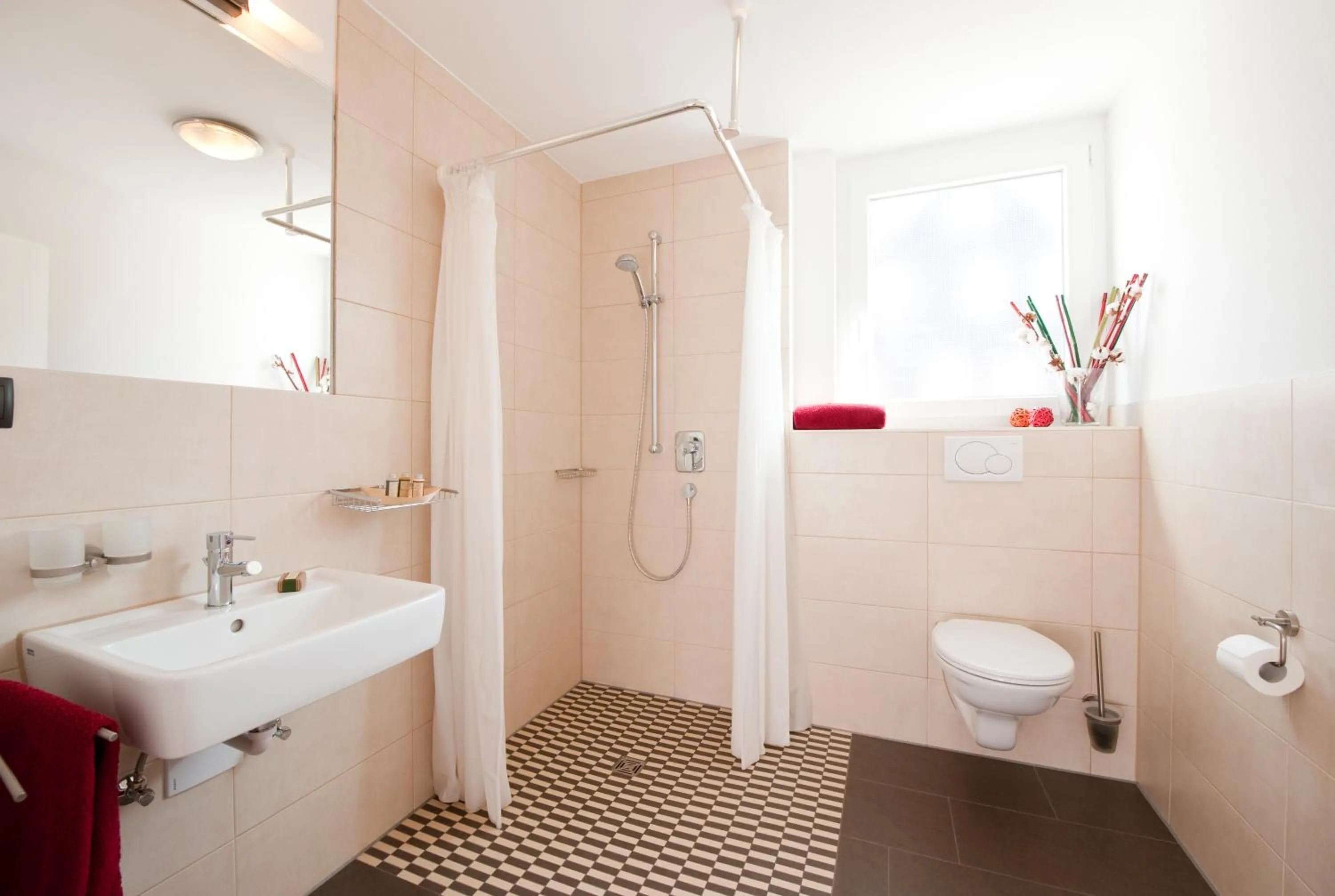 Shower in Hotel Merlin