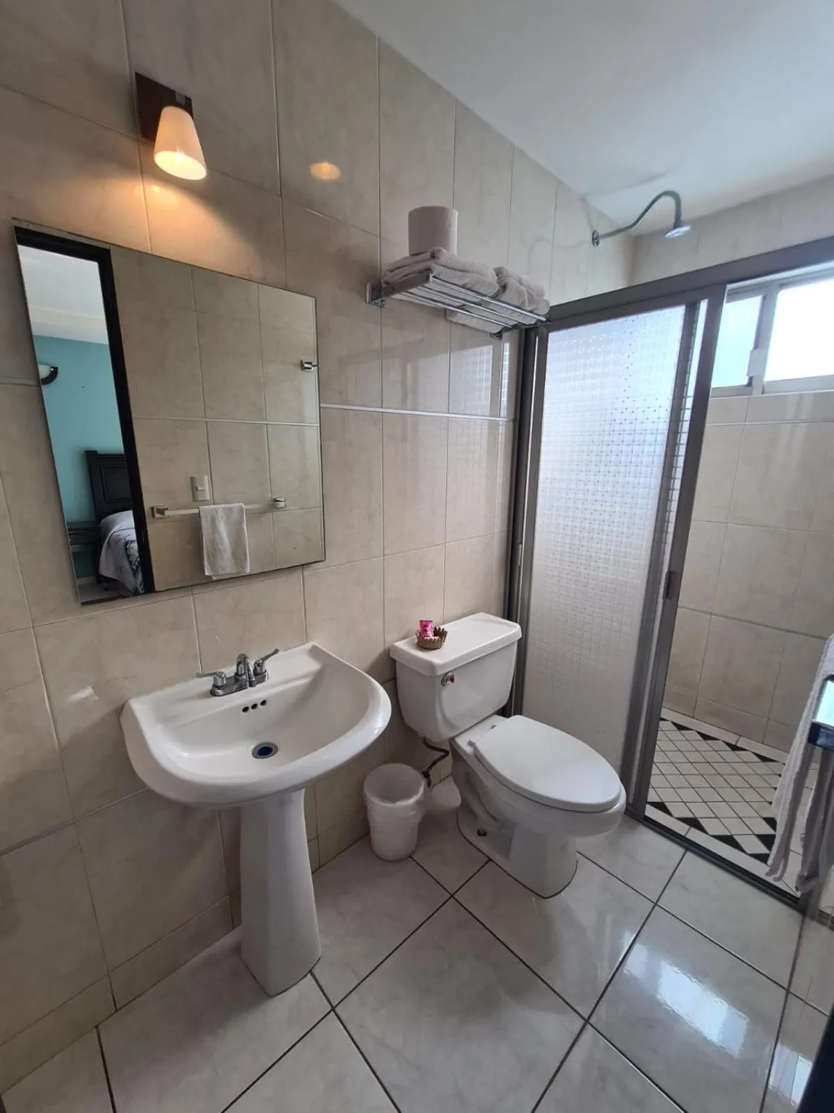 Shower in Hotel Santa Fe